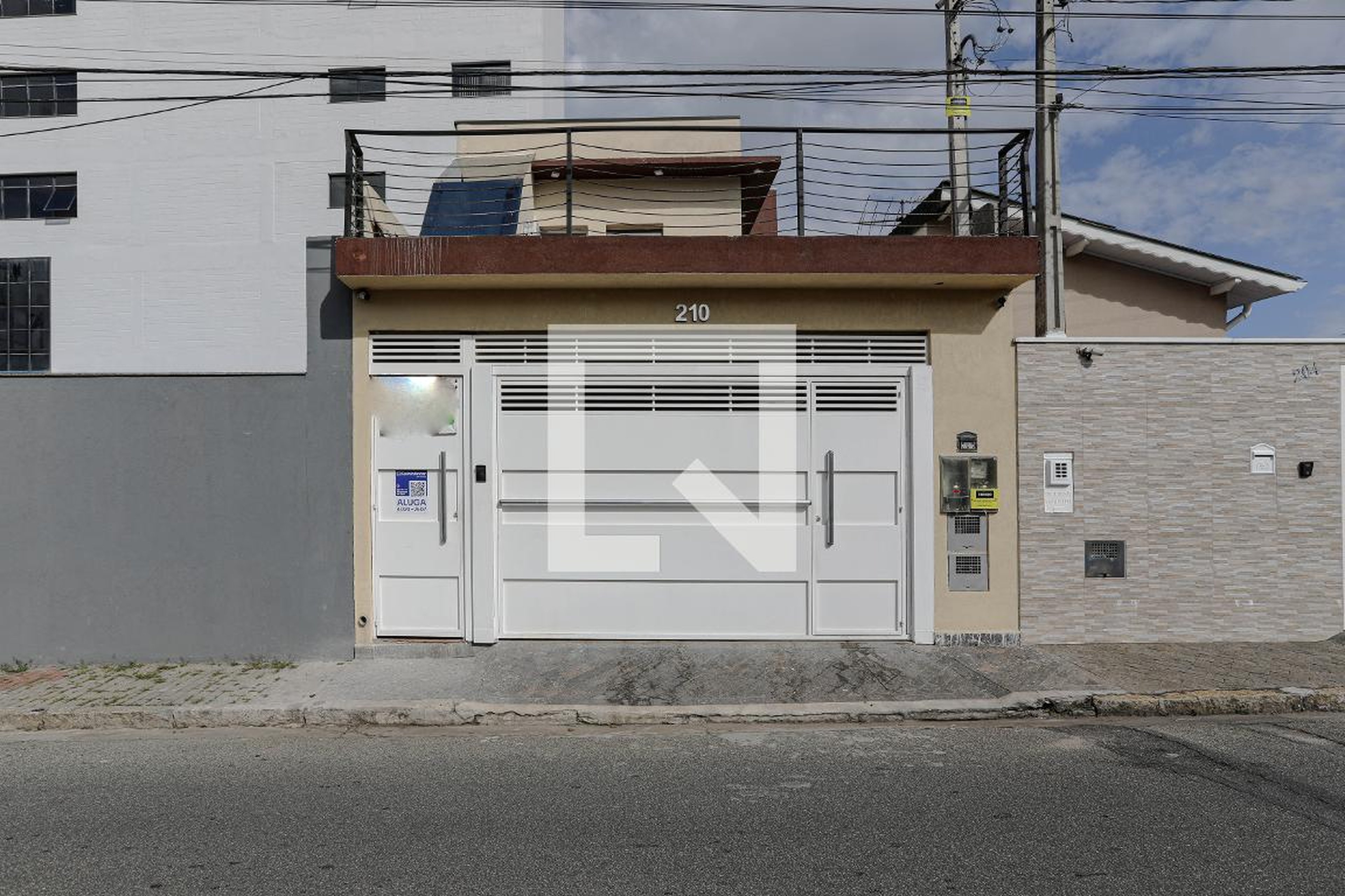 Fachada Condomínio em Rua Manoel Rodrigues Negreiro, 210