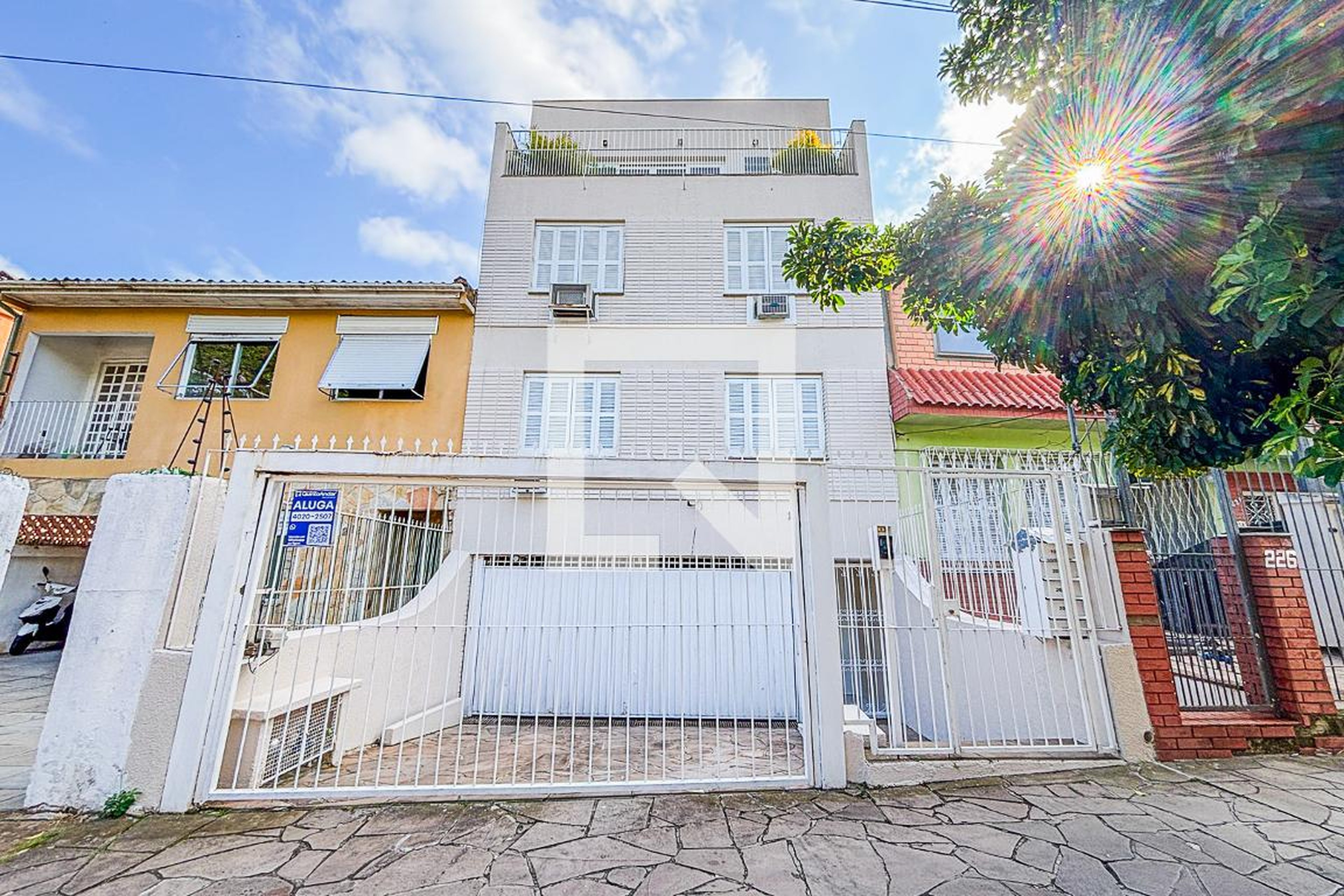 Fachada Condomínio em Rua Plácido de Castro, 216