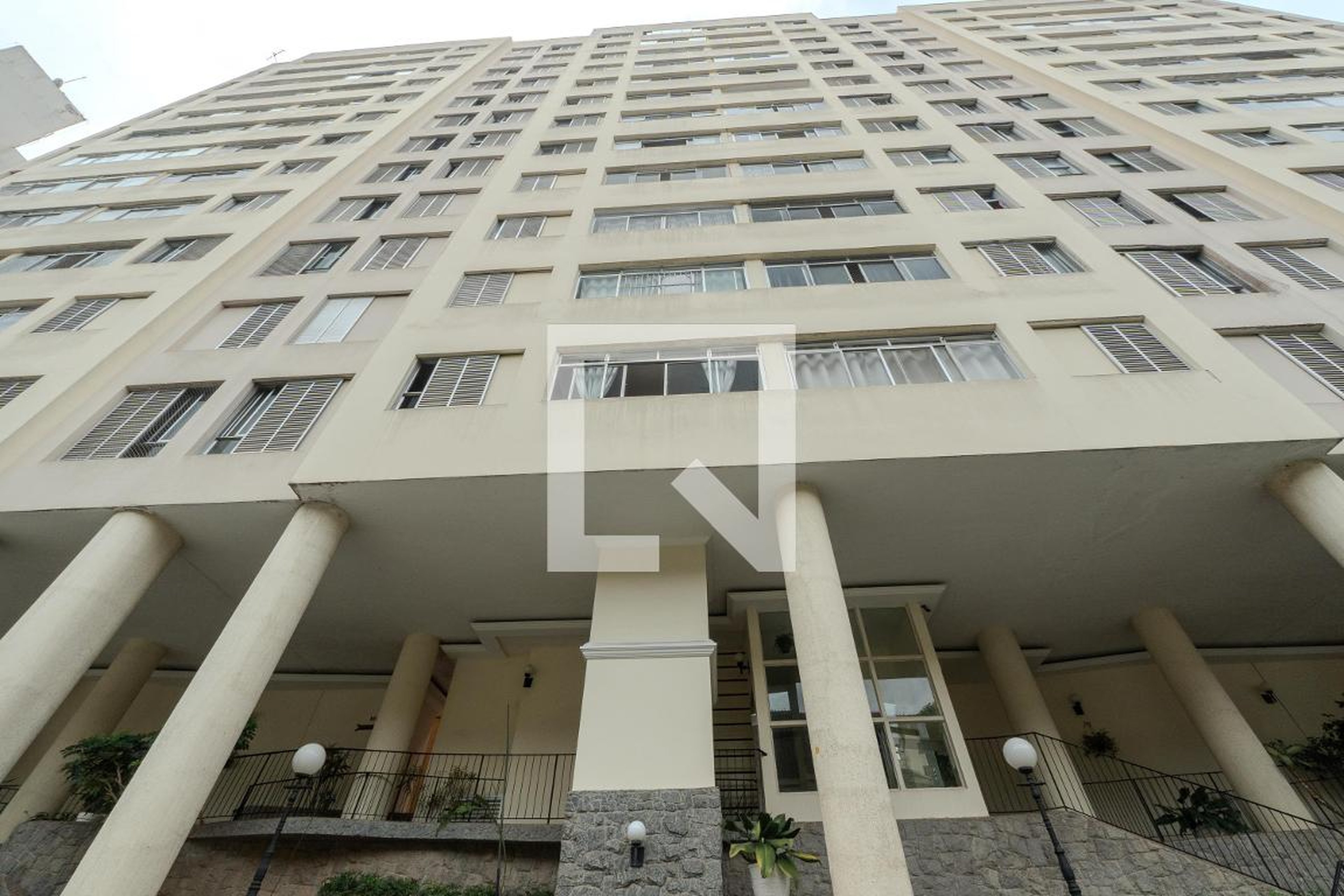 Fachada Condomínio em Rua Armando Paim, 21