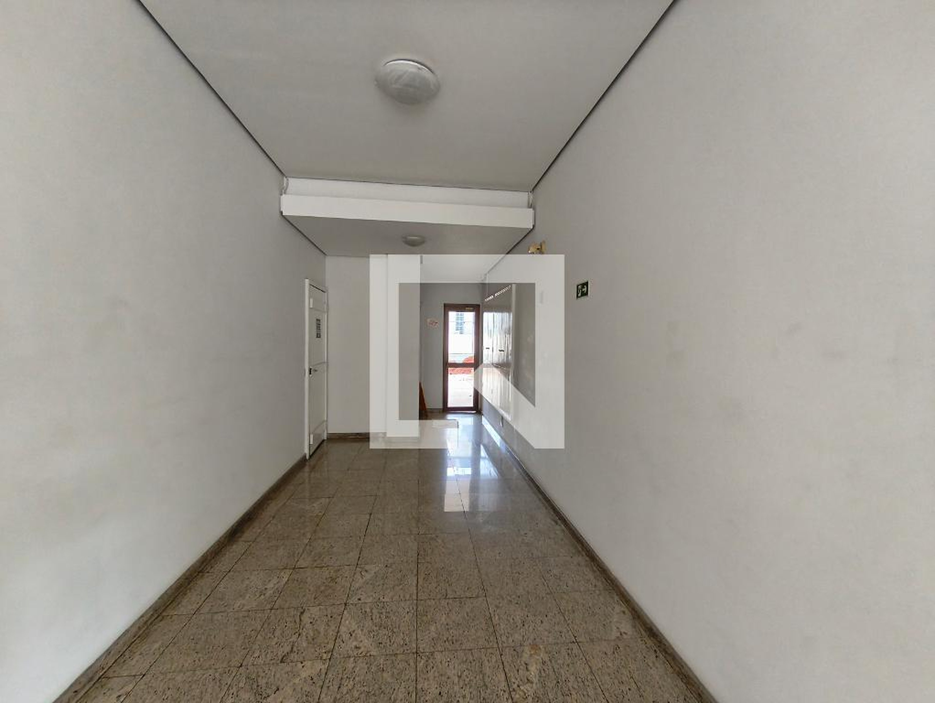 Hall - Boulevard Bois de Boulogne