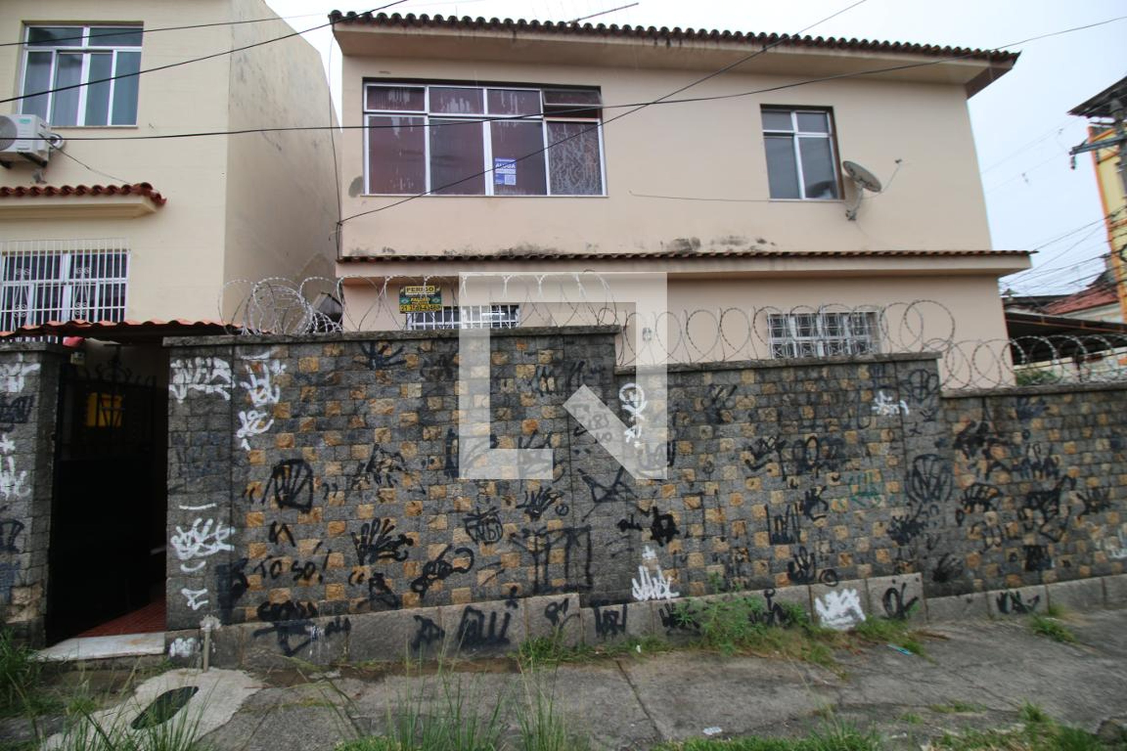 Fachada do Prédio Condomínio em Rua Artur Imbassai, 131