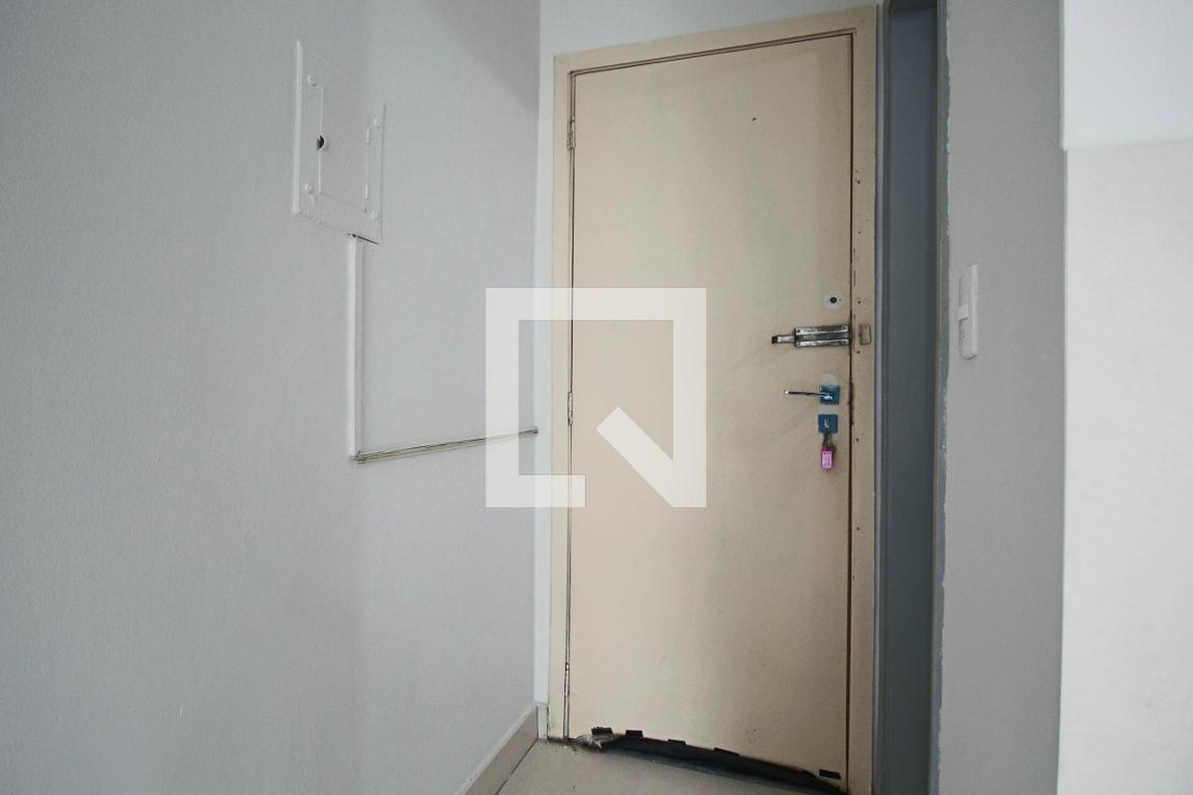 Hall - null