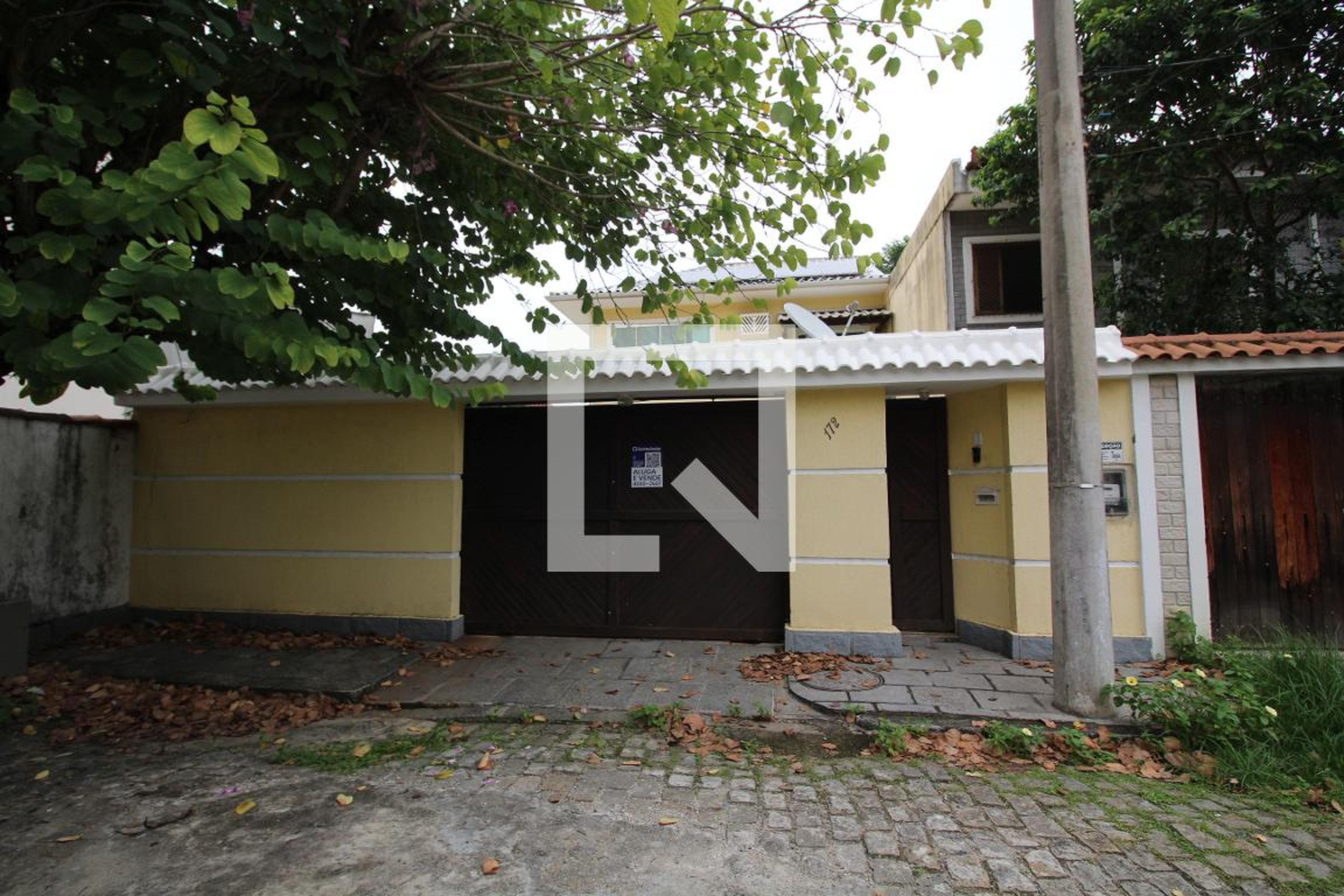 Fachada Condomínio em Rua Rio do Caçambé, 172