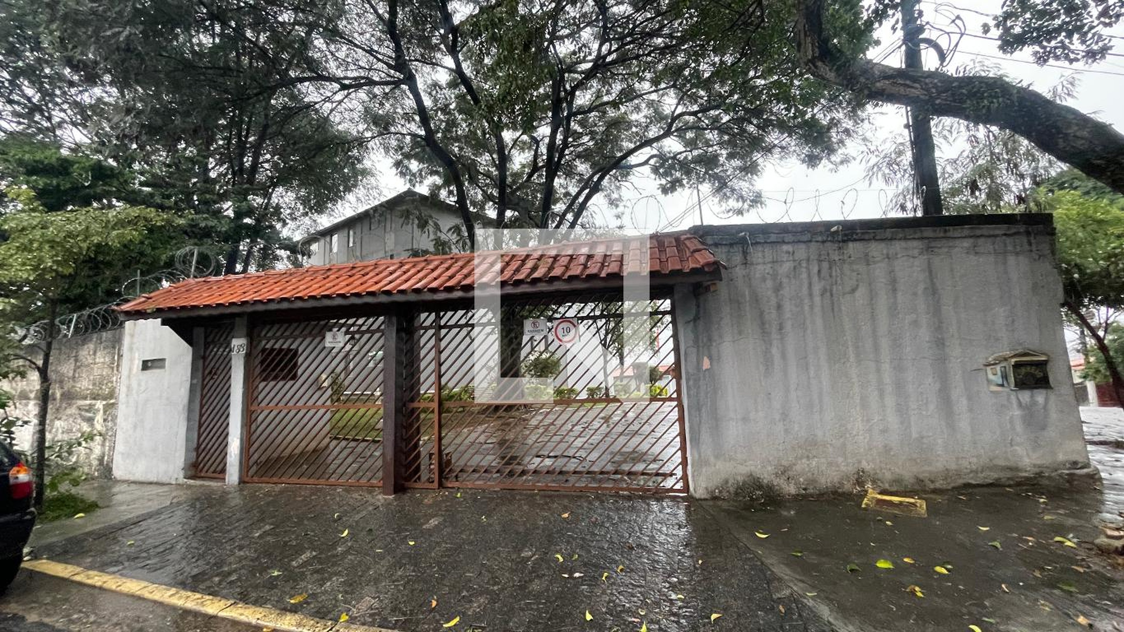 Fachada do Prédio Condomínio em Rua Édipo Feliciano, 188