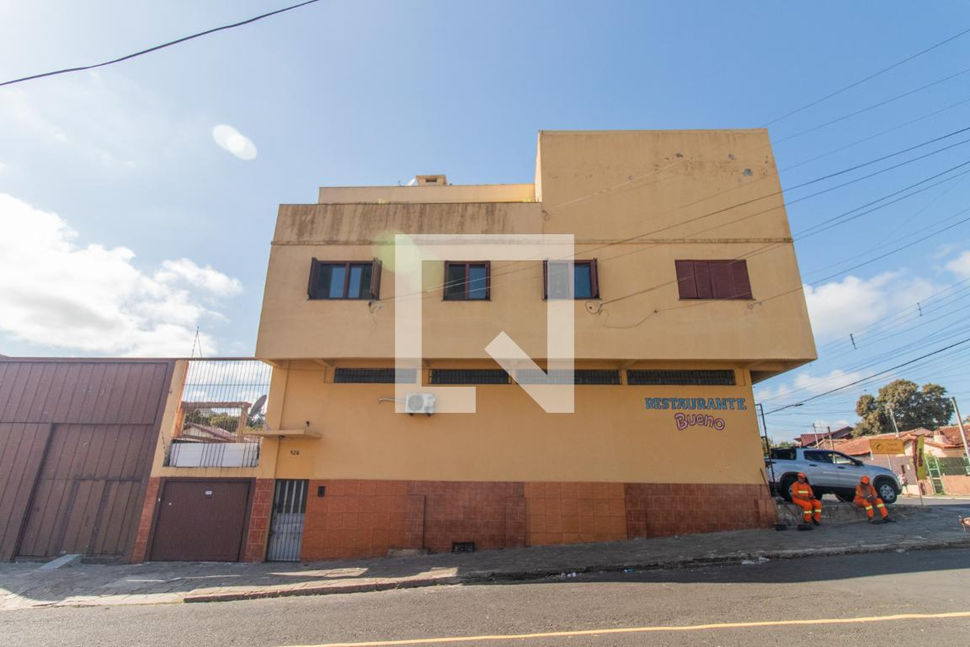 Fachada Condomínio em Travessa Alfredo Costa, 120