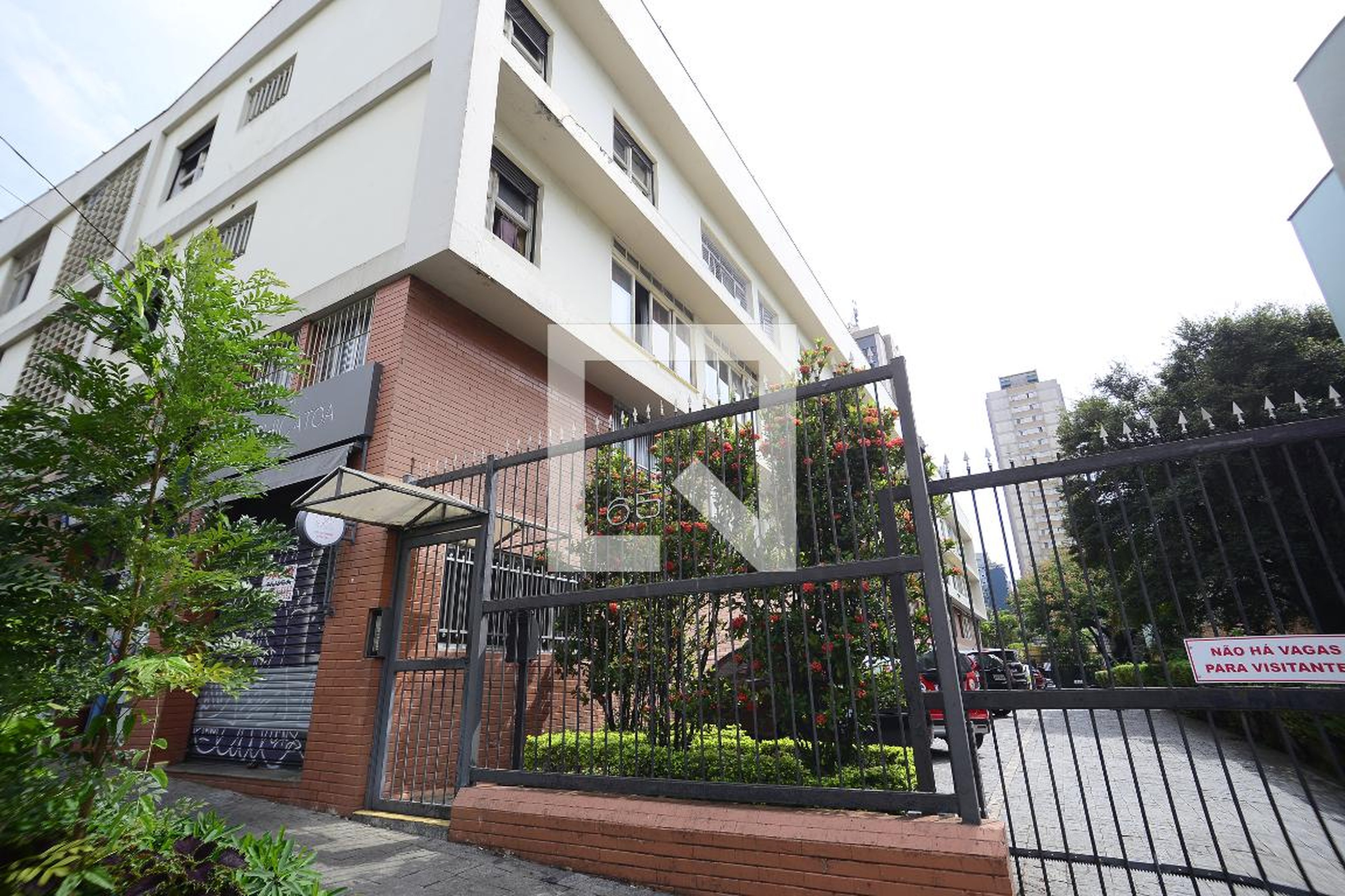 Fachada Condomínio em Rua Doutor José de Queirós Aranha, 65