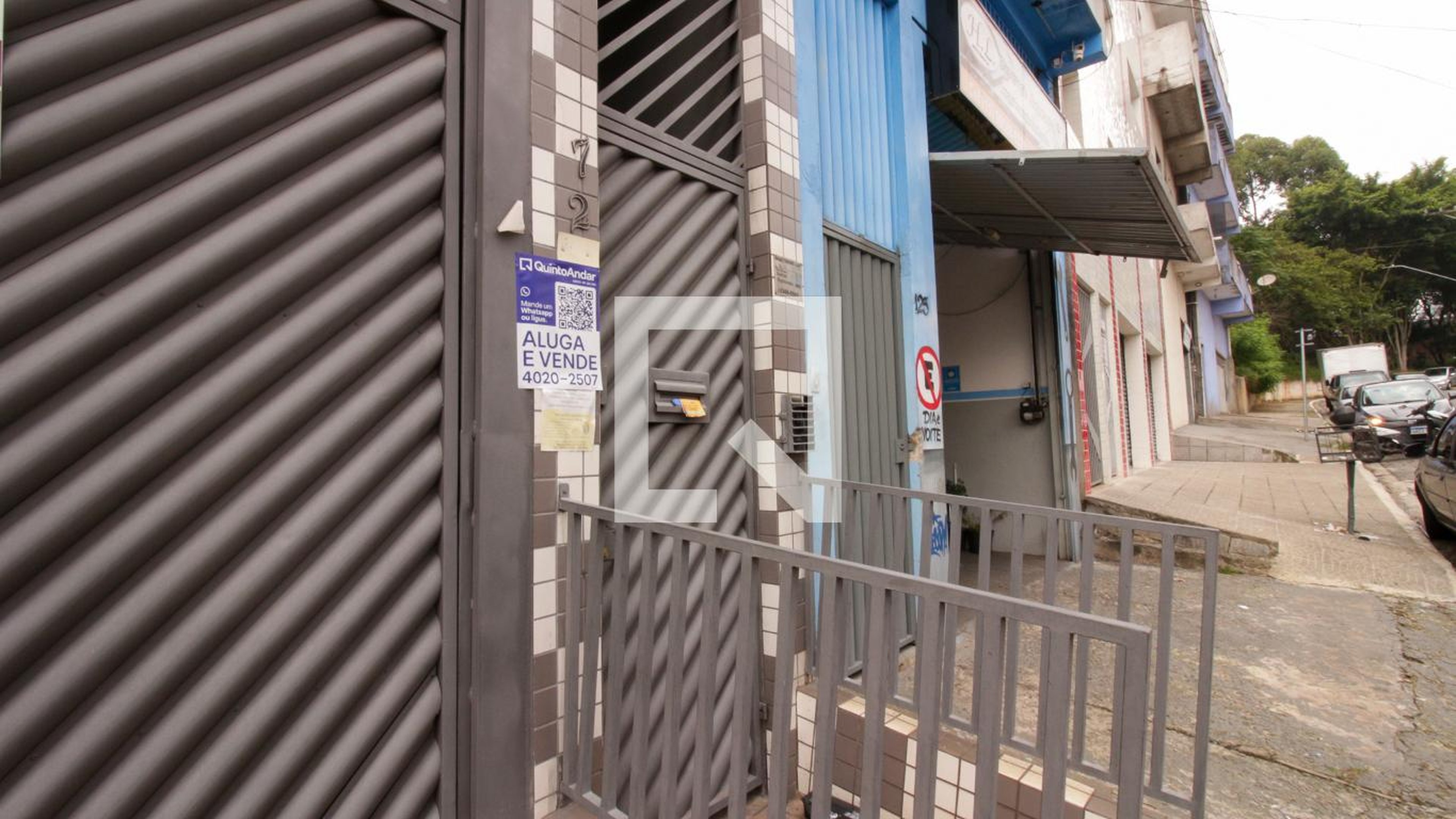 Fachada Condomínio em Rua Rogério Hermita Calvo, 72