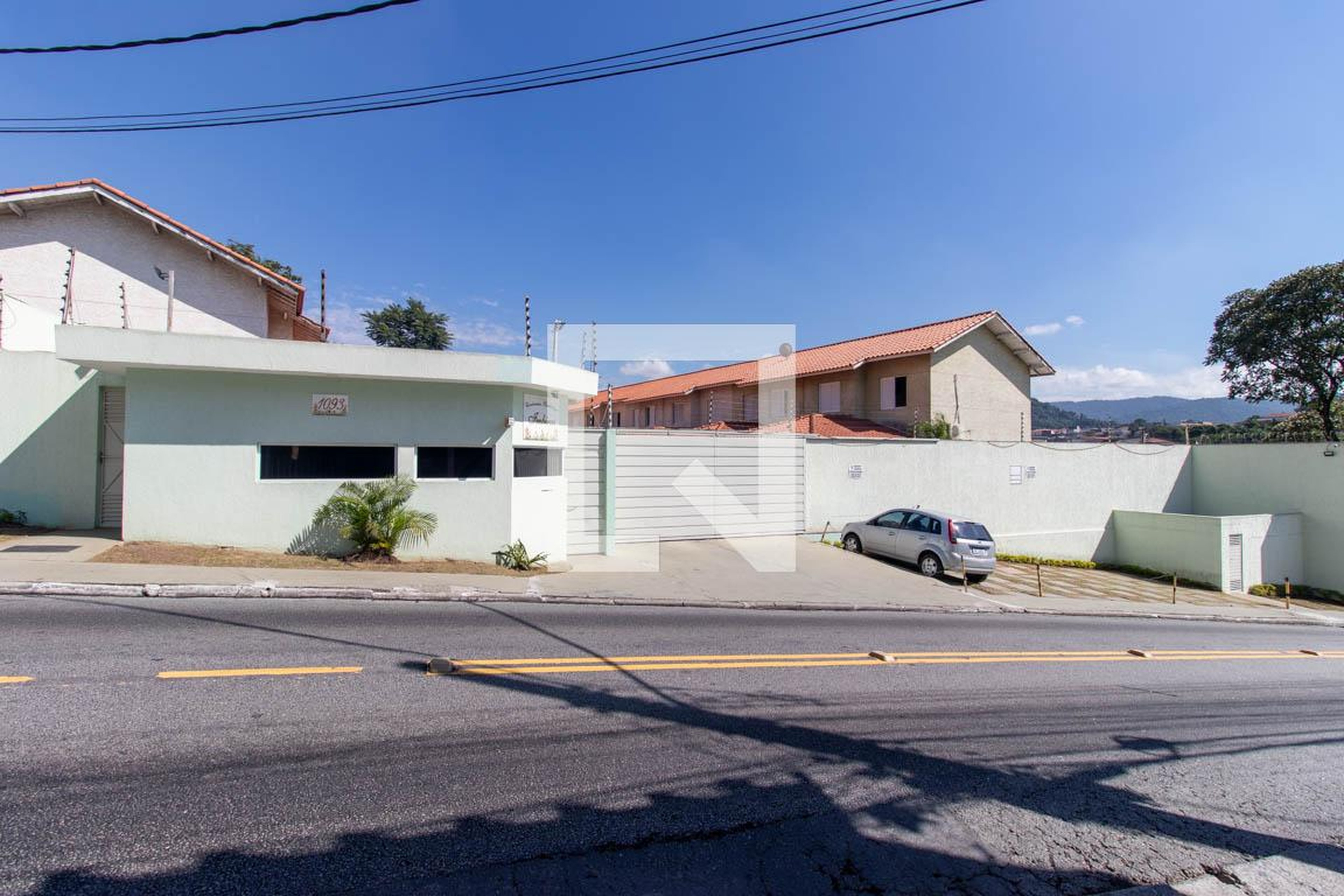 Fachada Condomínio em Rua das Imbiras, 1093