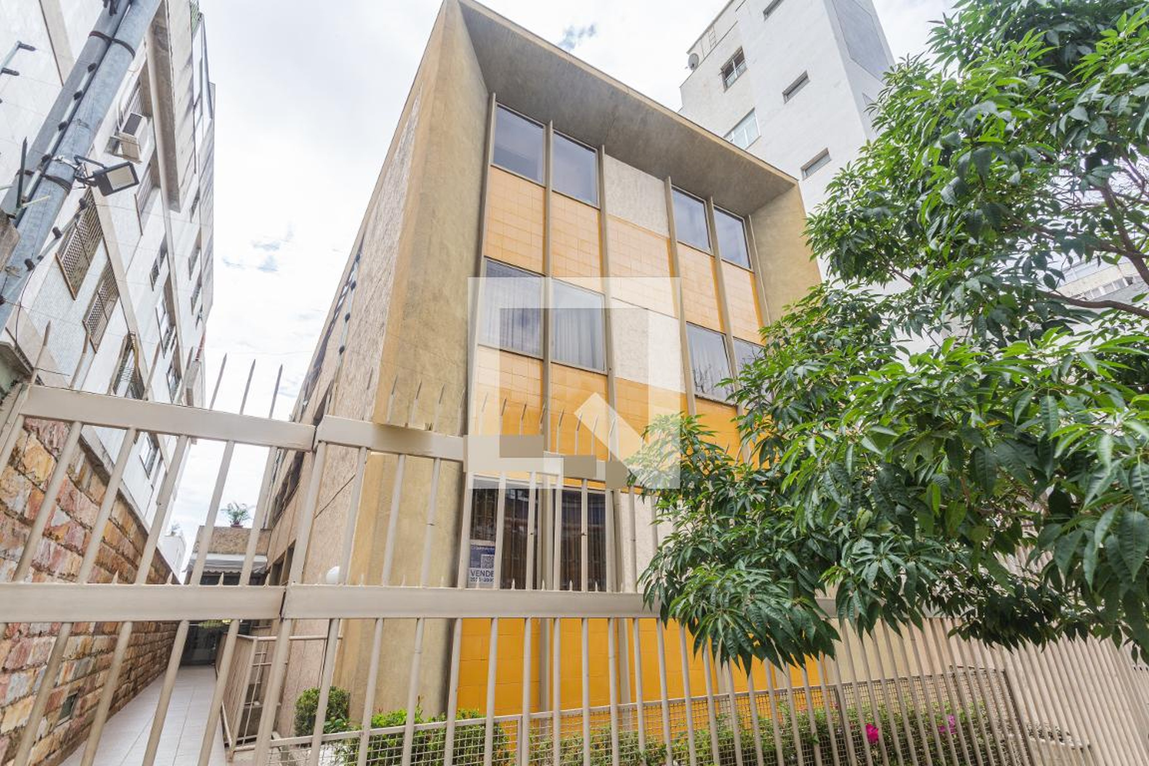 Fachada Condomínio em Rua Daniel de Carvalho, 1425