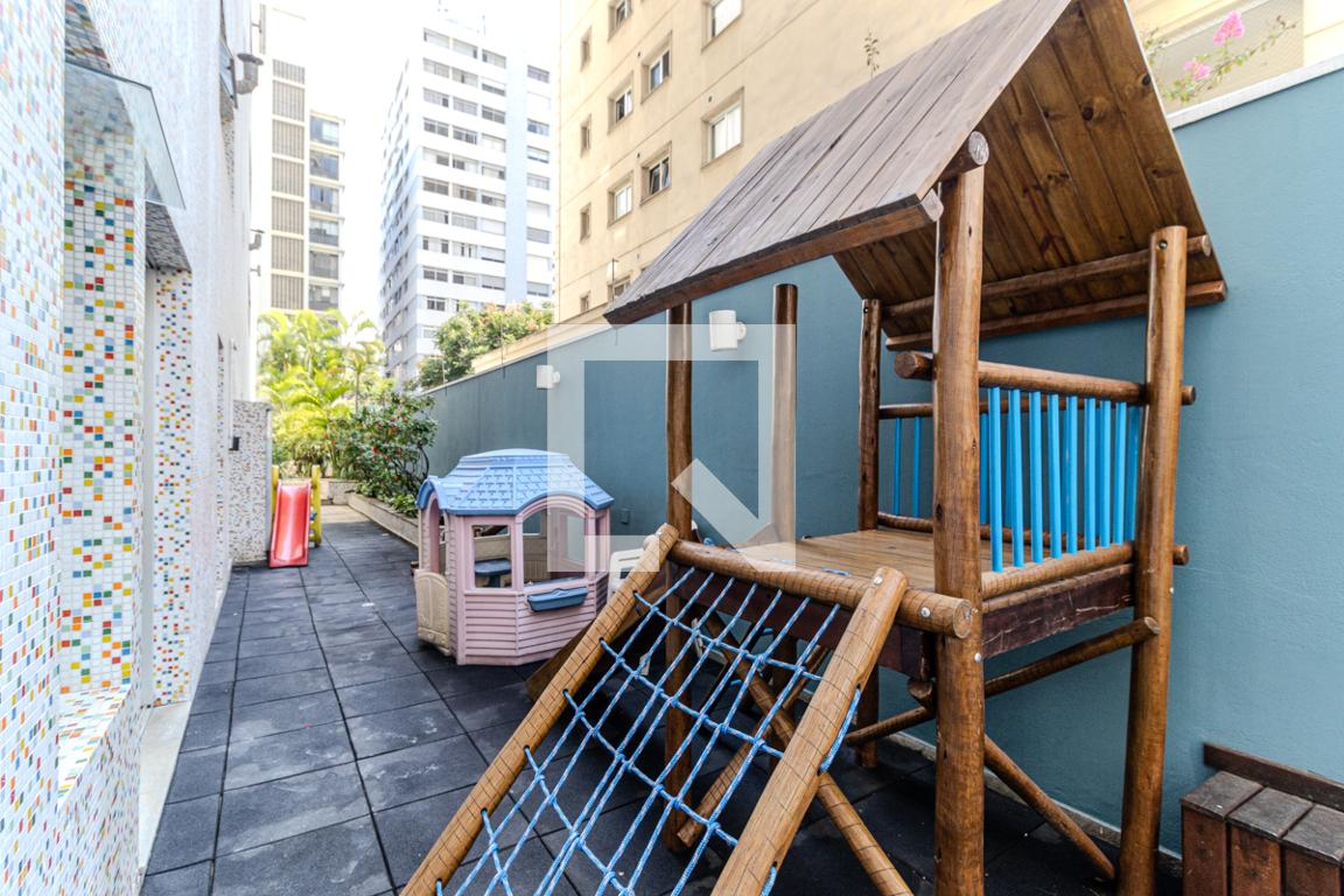 Playground - Saints Thomas