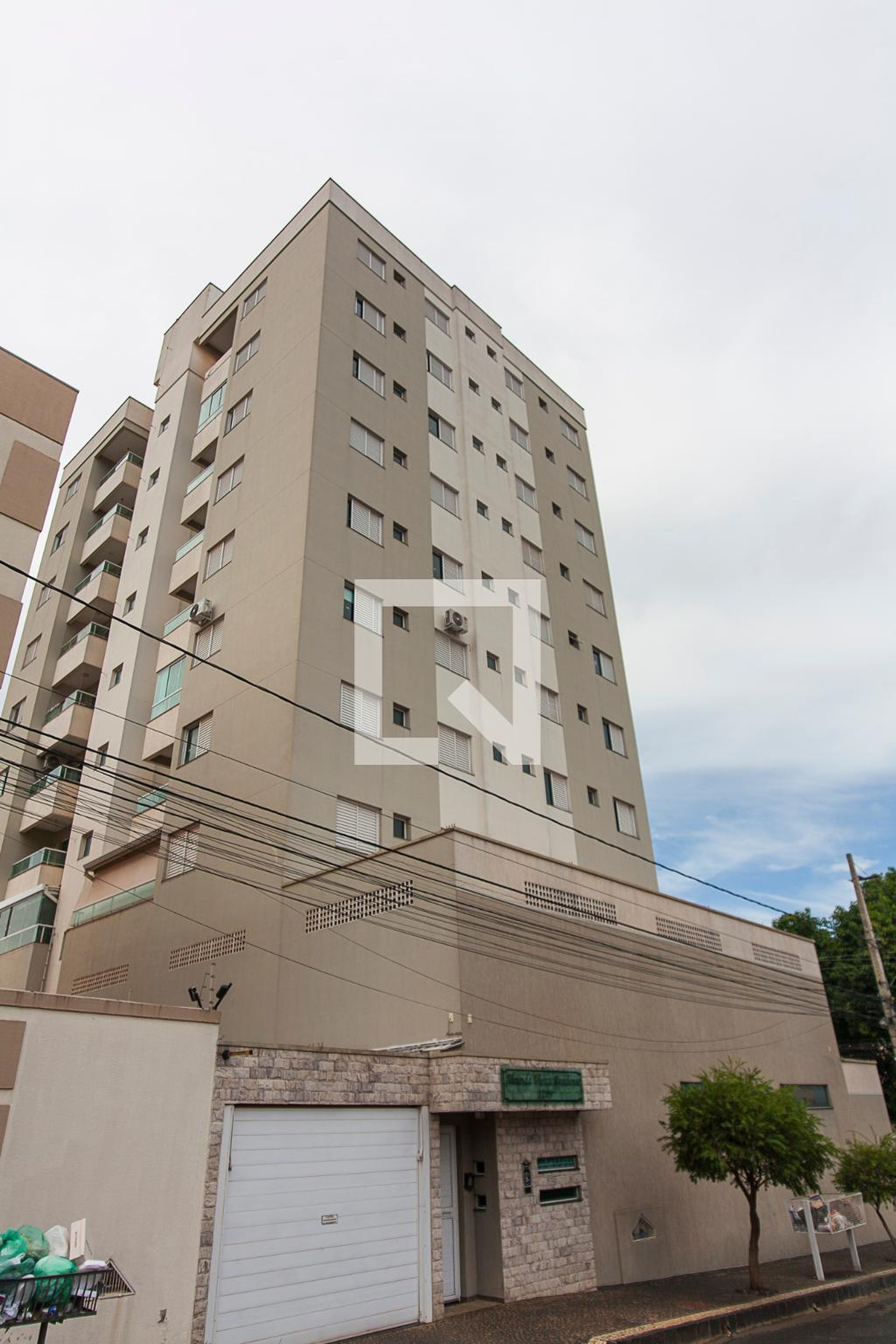 Fachada Condomínio em Rua José Carrijo, 1289