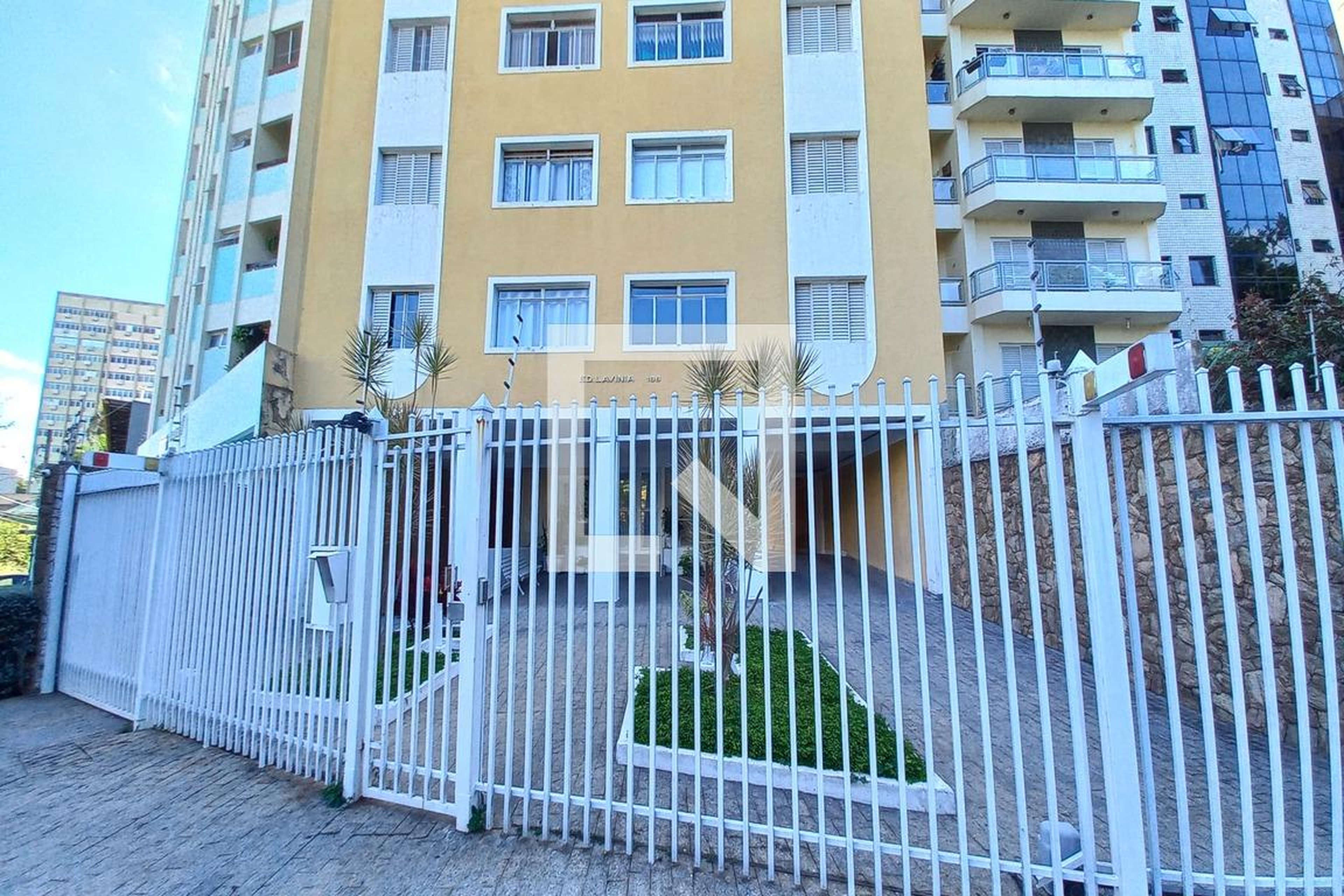 Fachada do Prédio Condomínio em Rua Avelino do Amaral, 188