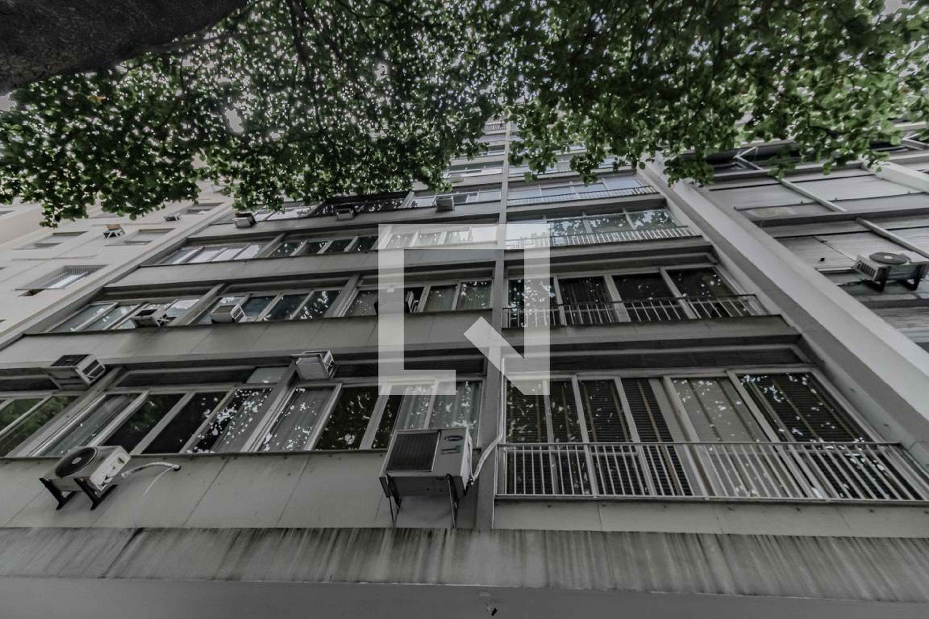 Fachada do Prédio Condomínio em Rua Tonelero, 27