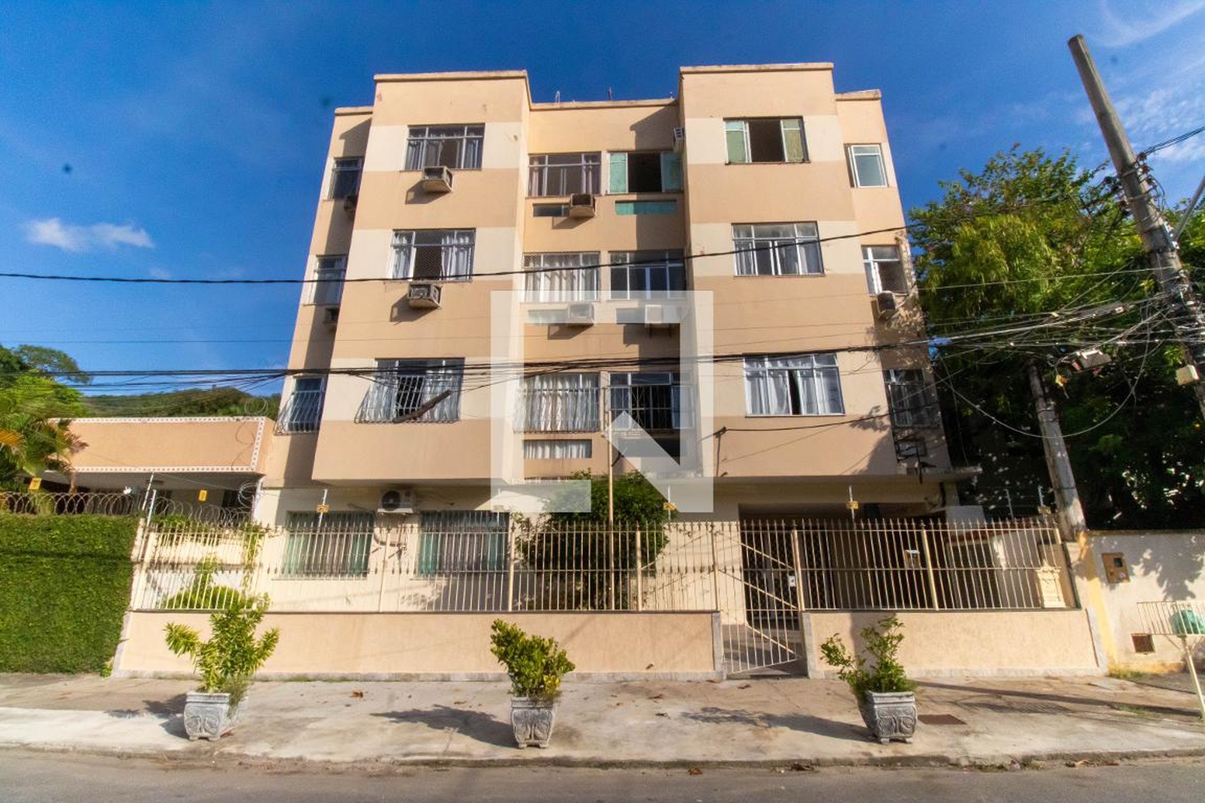 Fachada Condomínio em Rua Major Fróes, 28