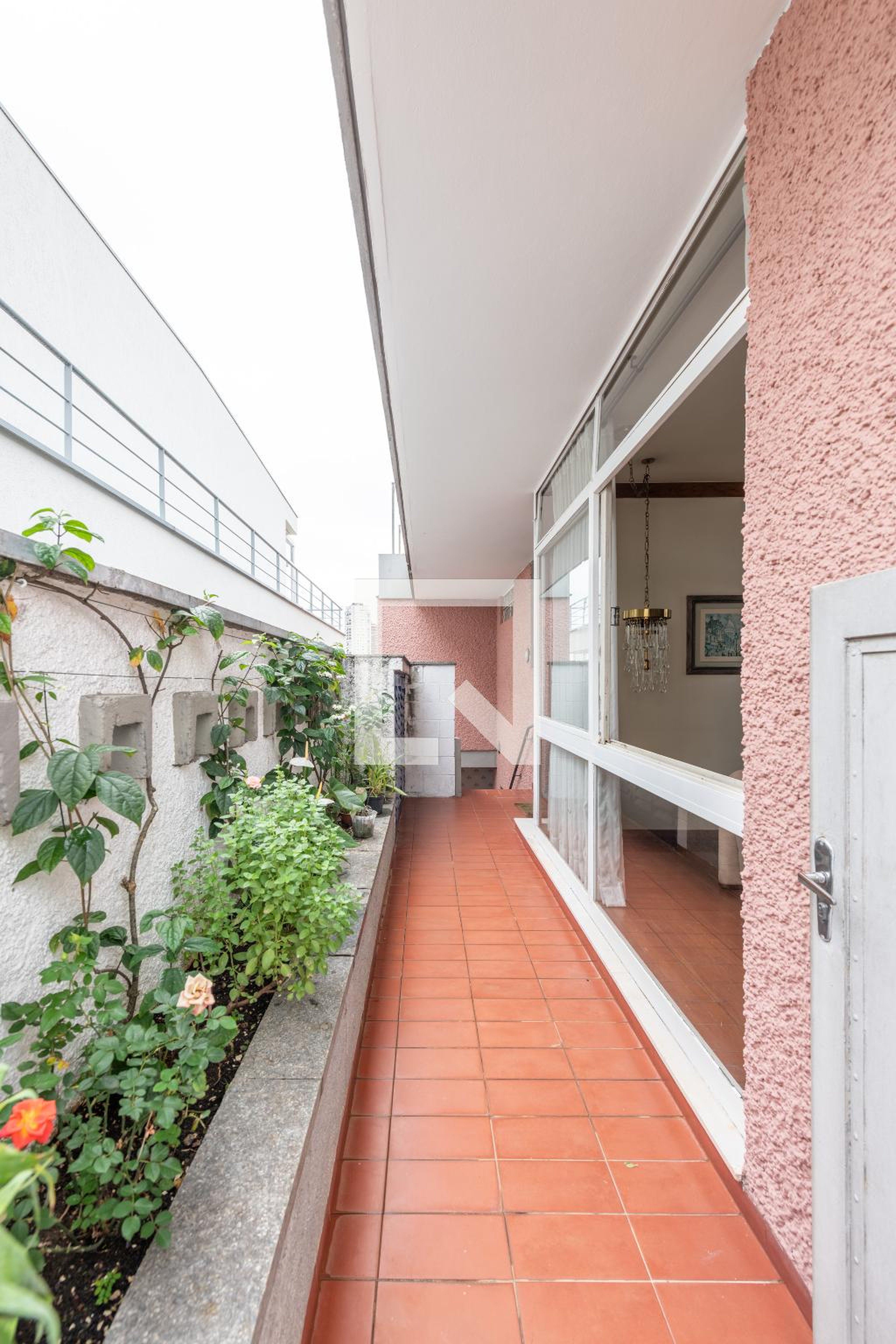 Fachada Condomínio em Rua Paderewsky, 197