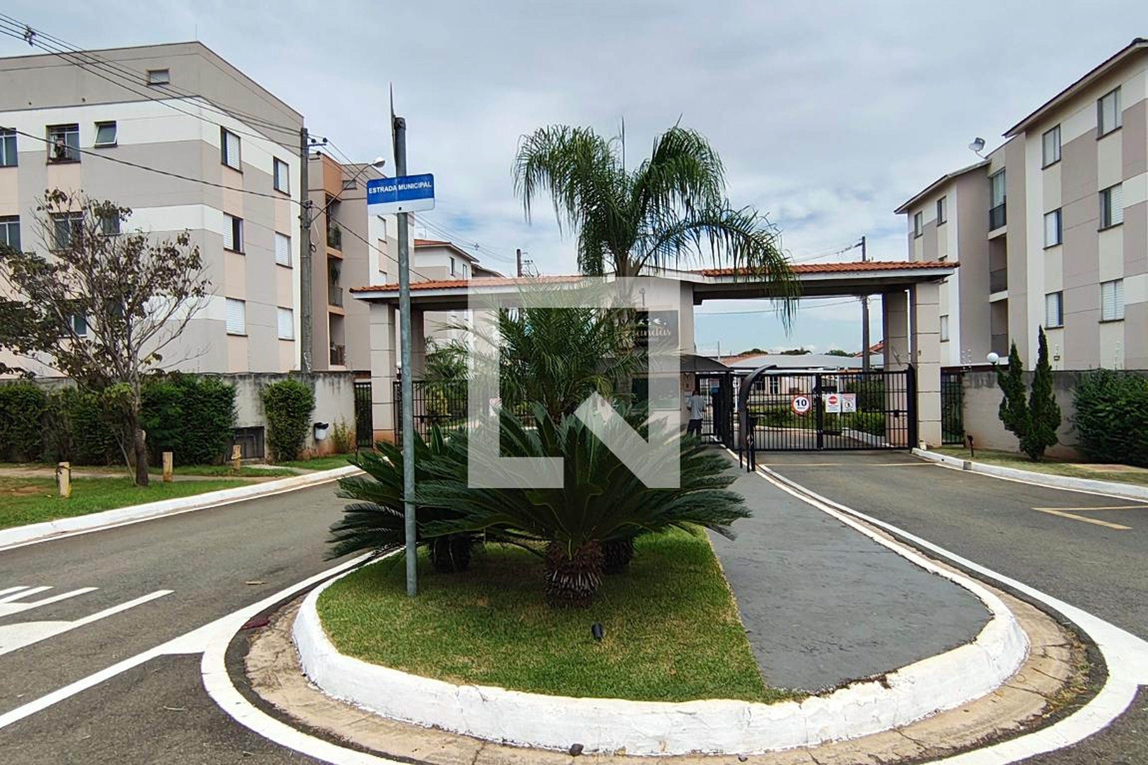 Fachada do Condomínio Condomínio Varandas Andorinhas