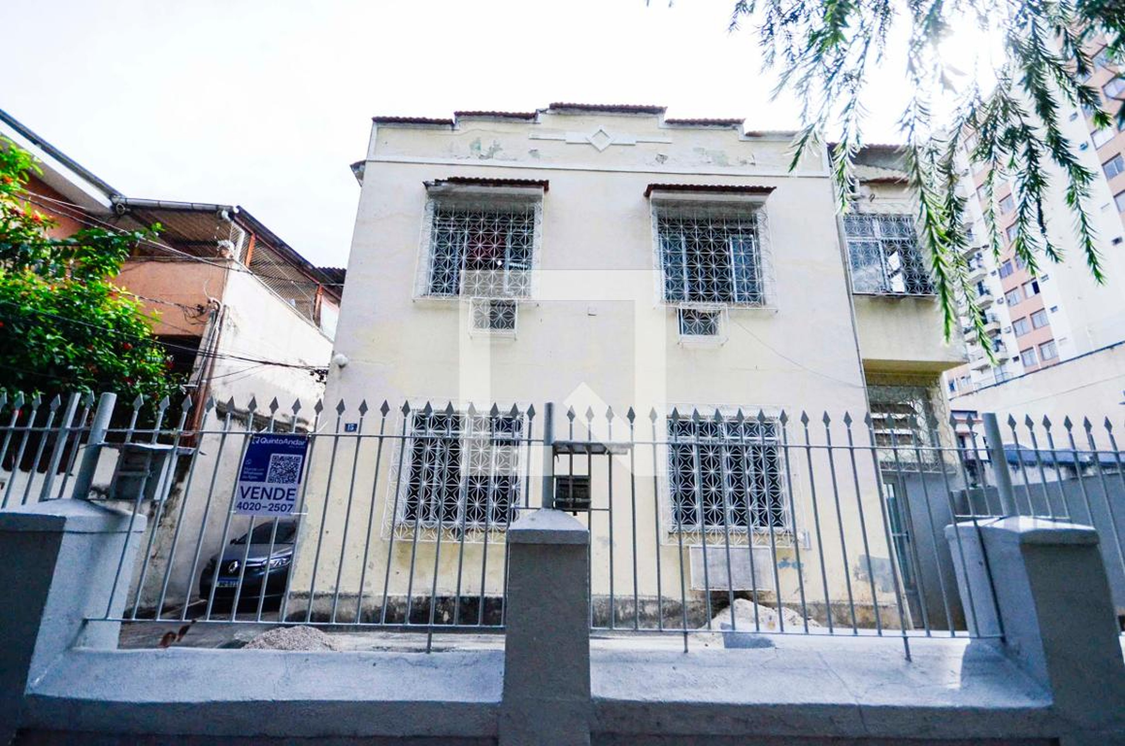 Fachada Condomínio em Rua Barbosa da Silva, 15