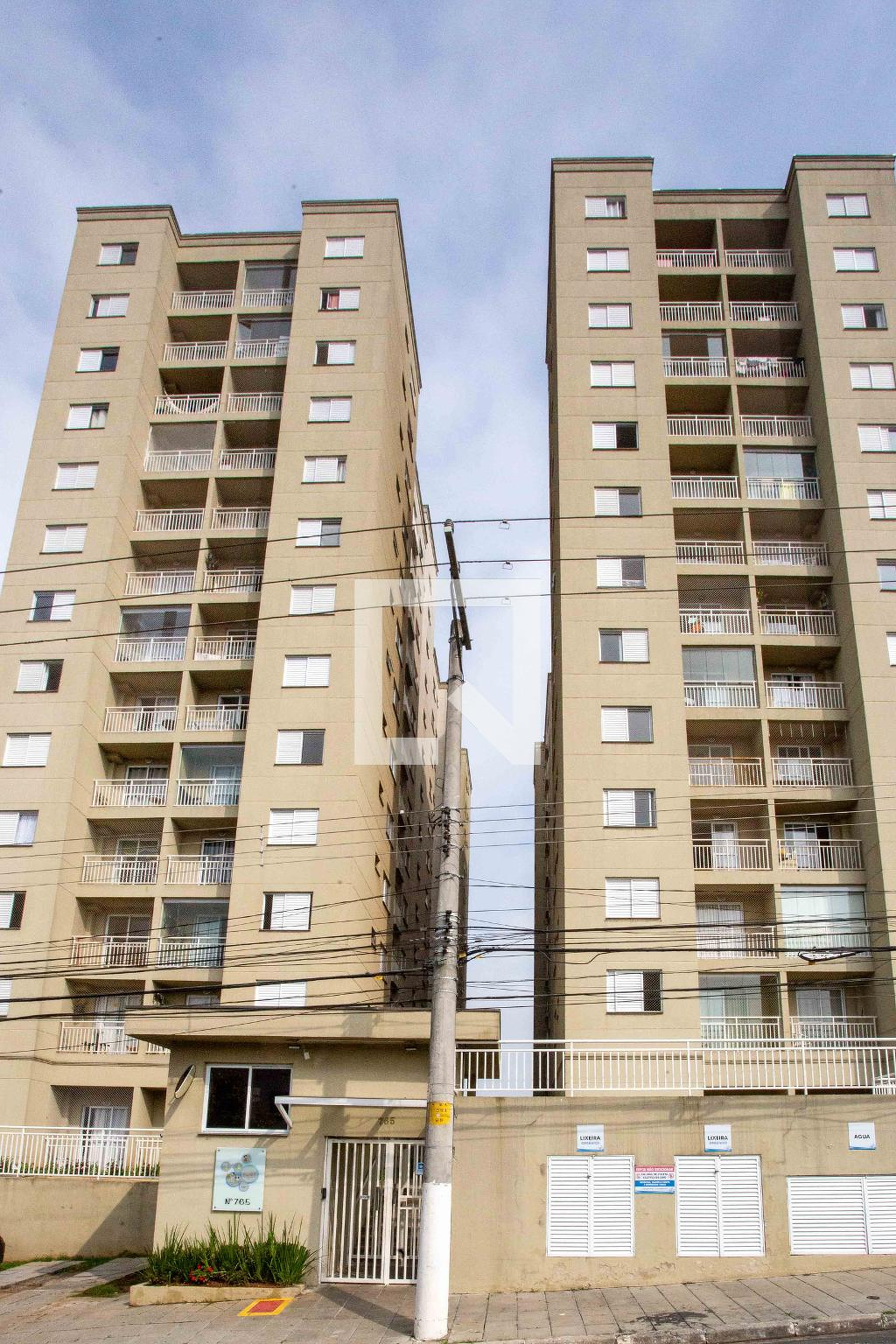 Fachada do condomínio Condomínio Priori Angeli