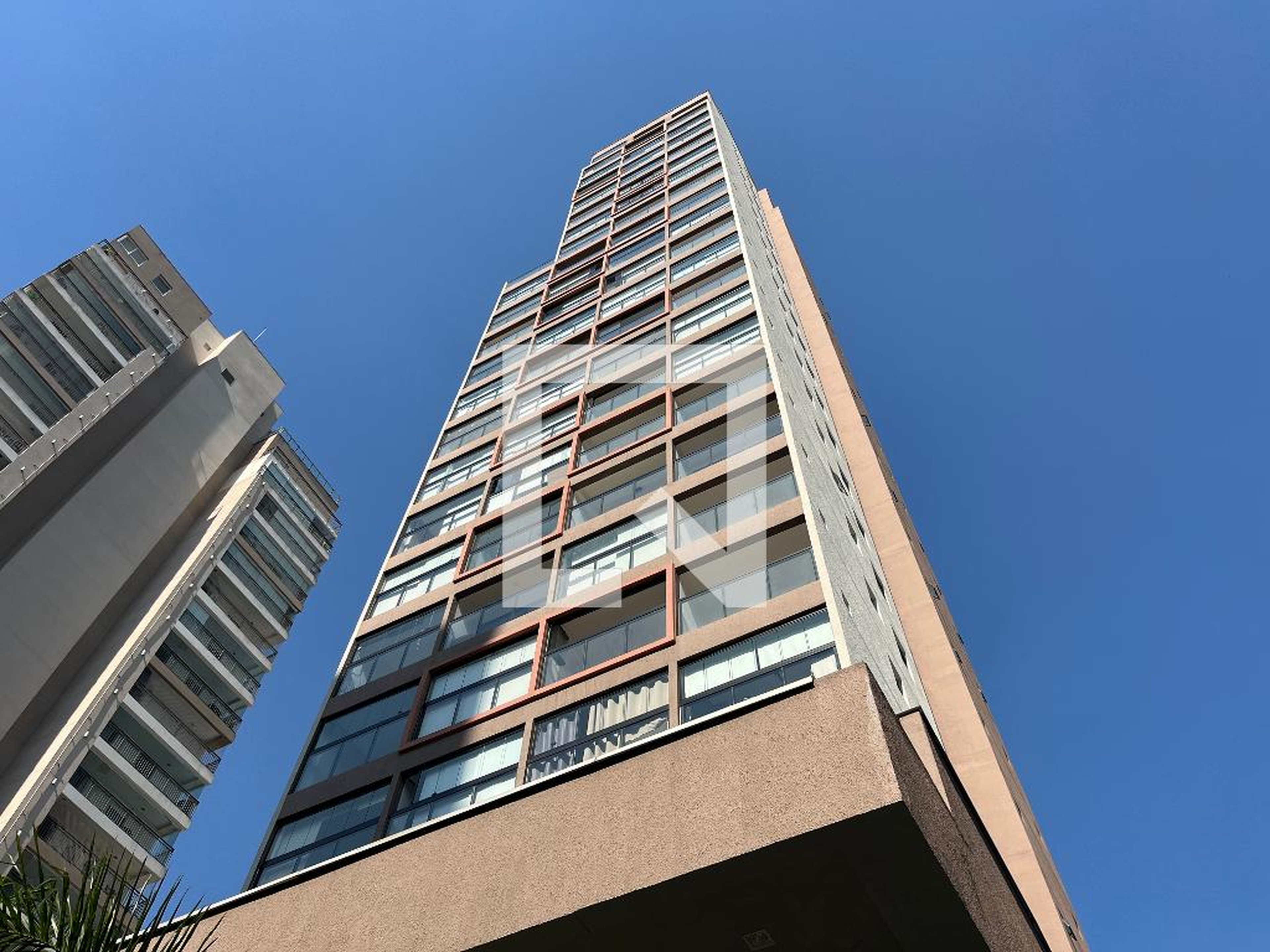 Fachada do Prédio Condomínio Metrô Arena