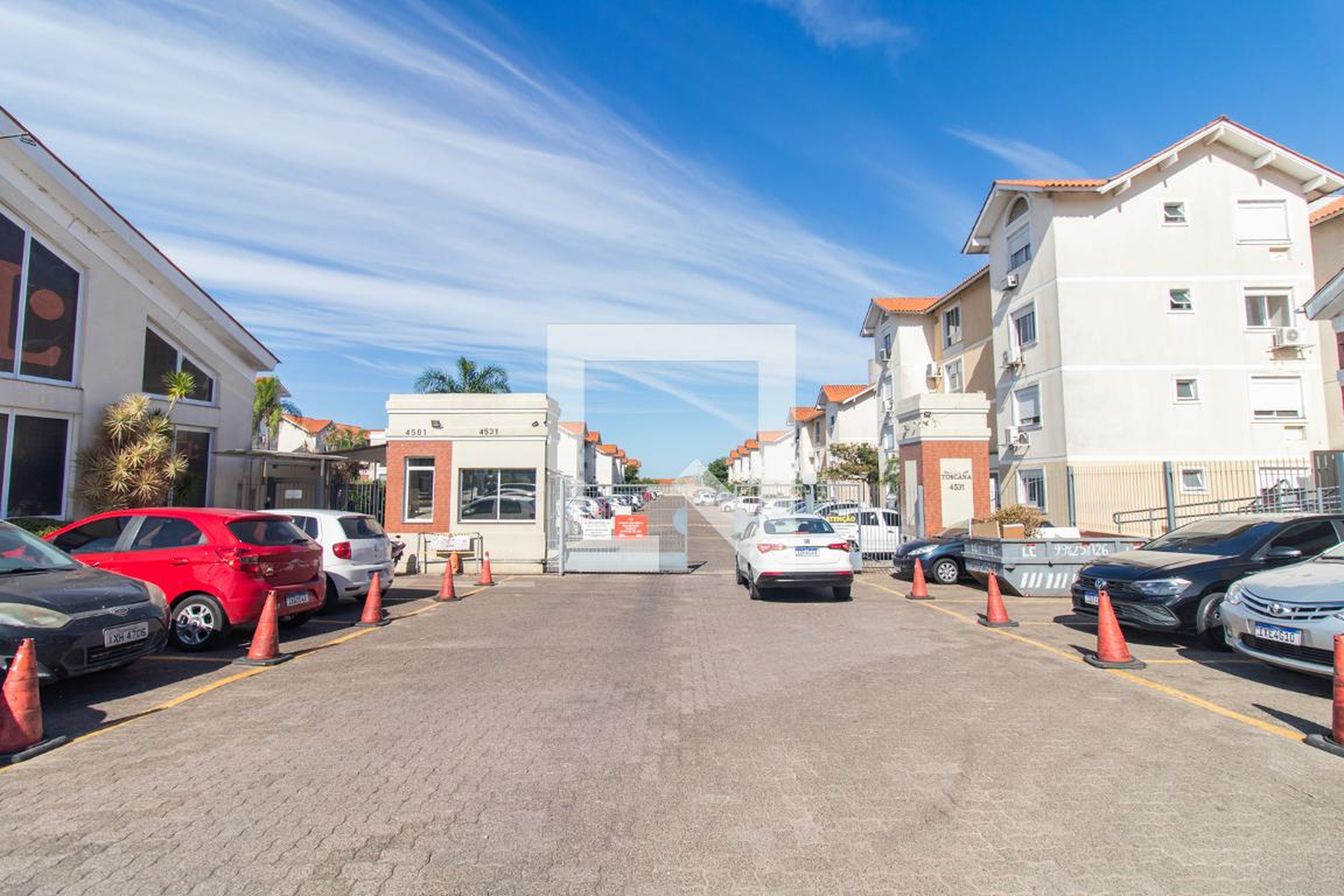 Fachada Condomínio Villa Toscana