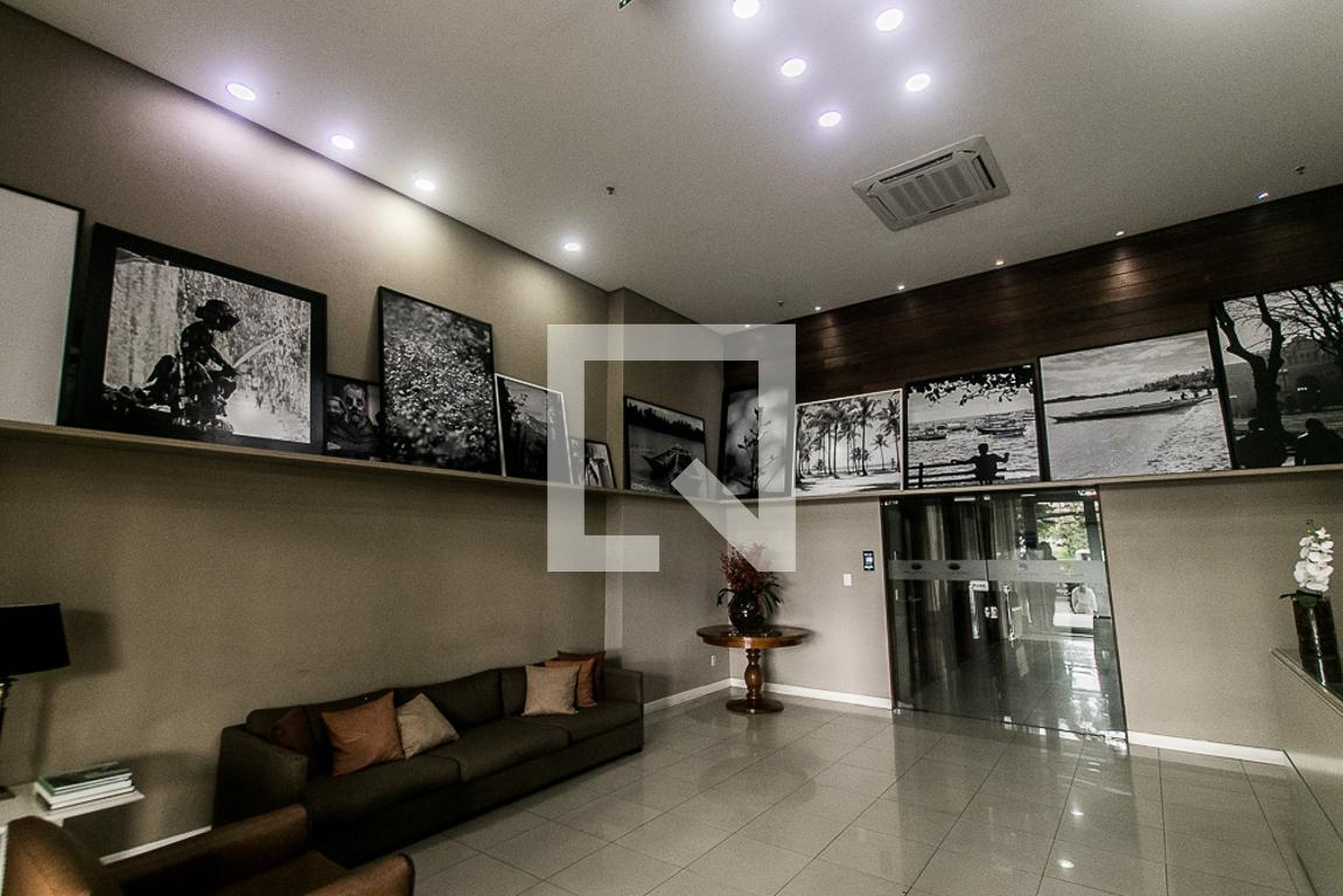 Hall de entrada - Mundo Plaza