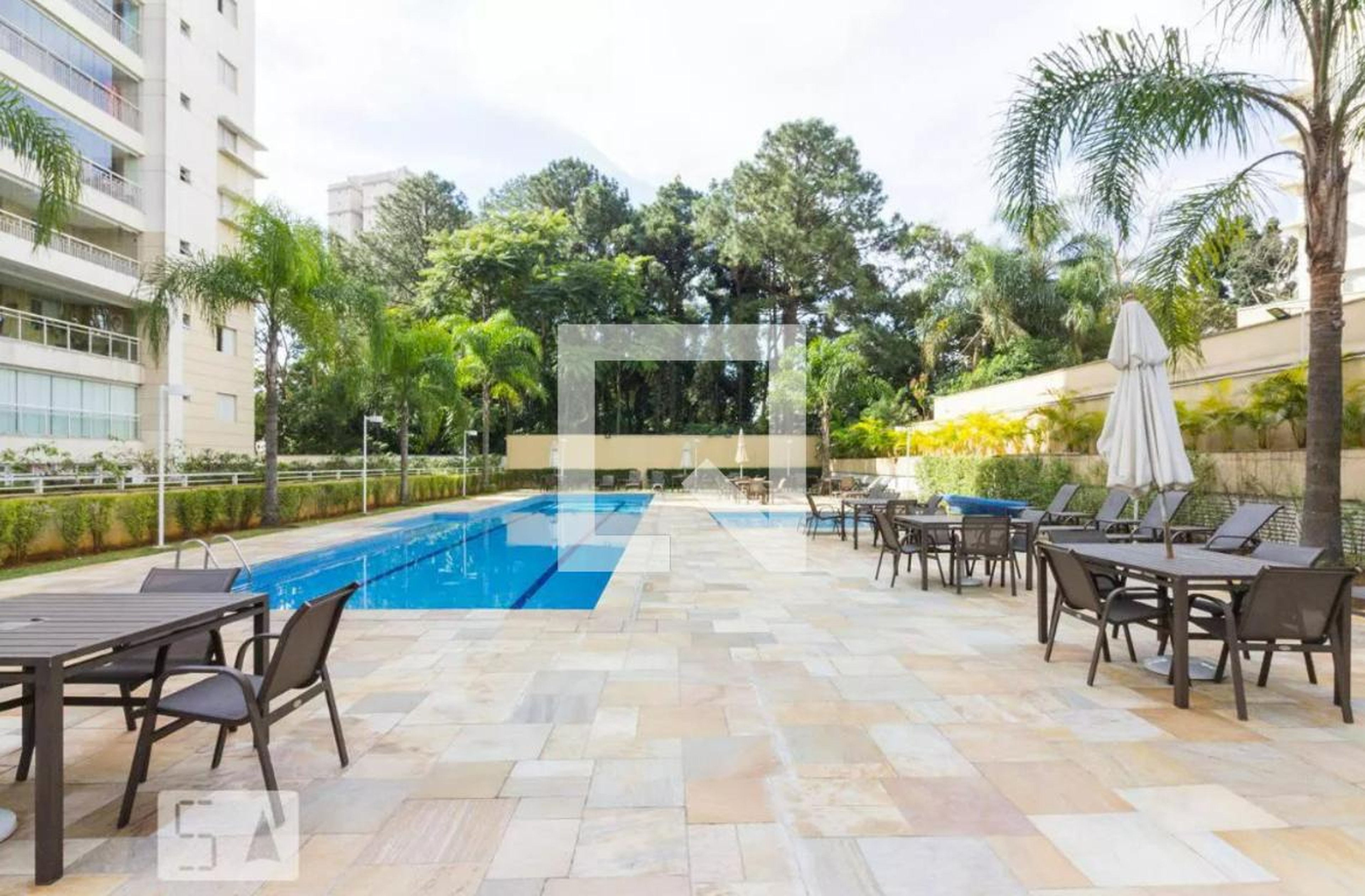 Piscina - Arboris Essentia