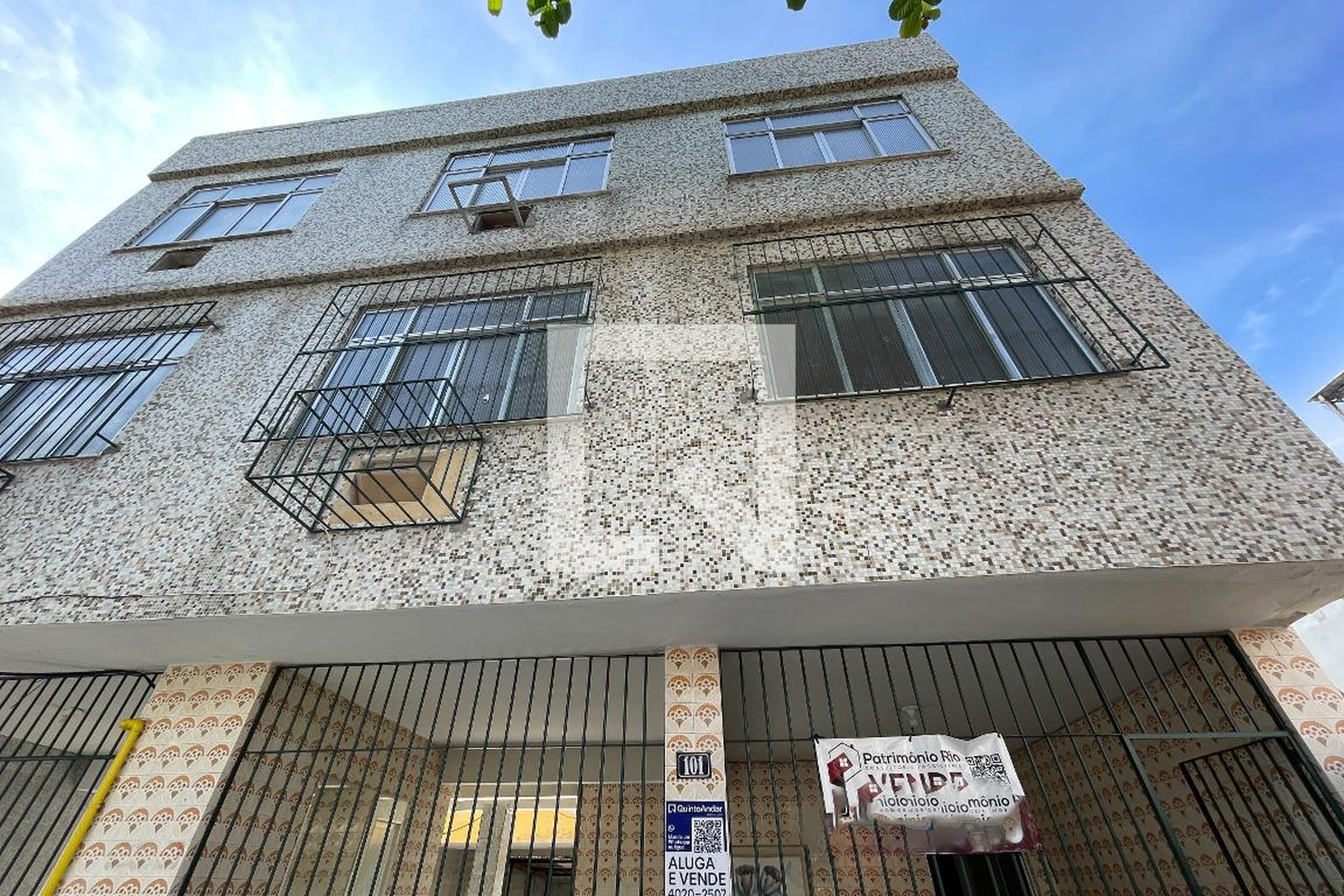 Fachada do Prédio Condomínio em Rua Petrolândia, 101