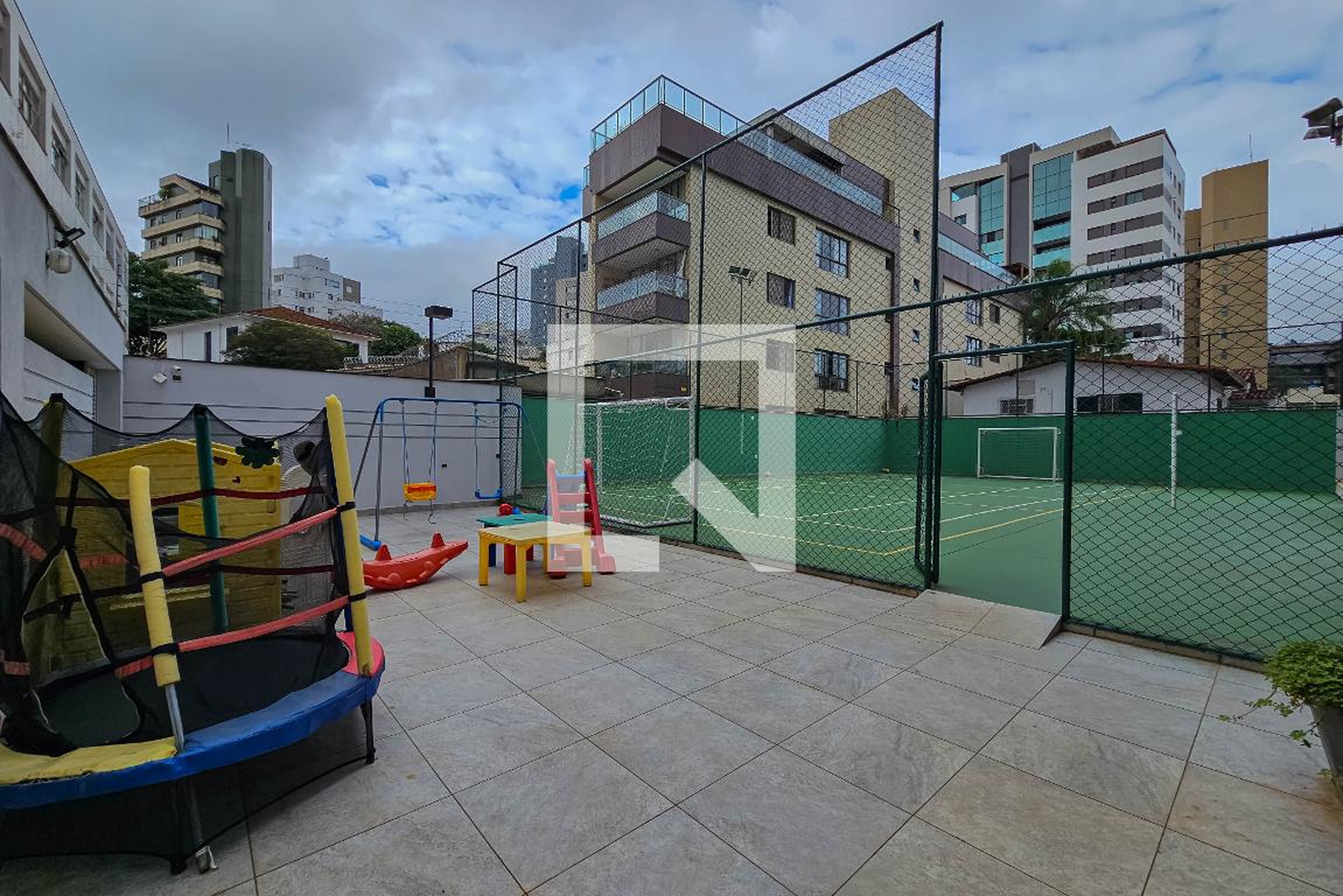 Quadra Esportiva - Edifício Village da Serra