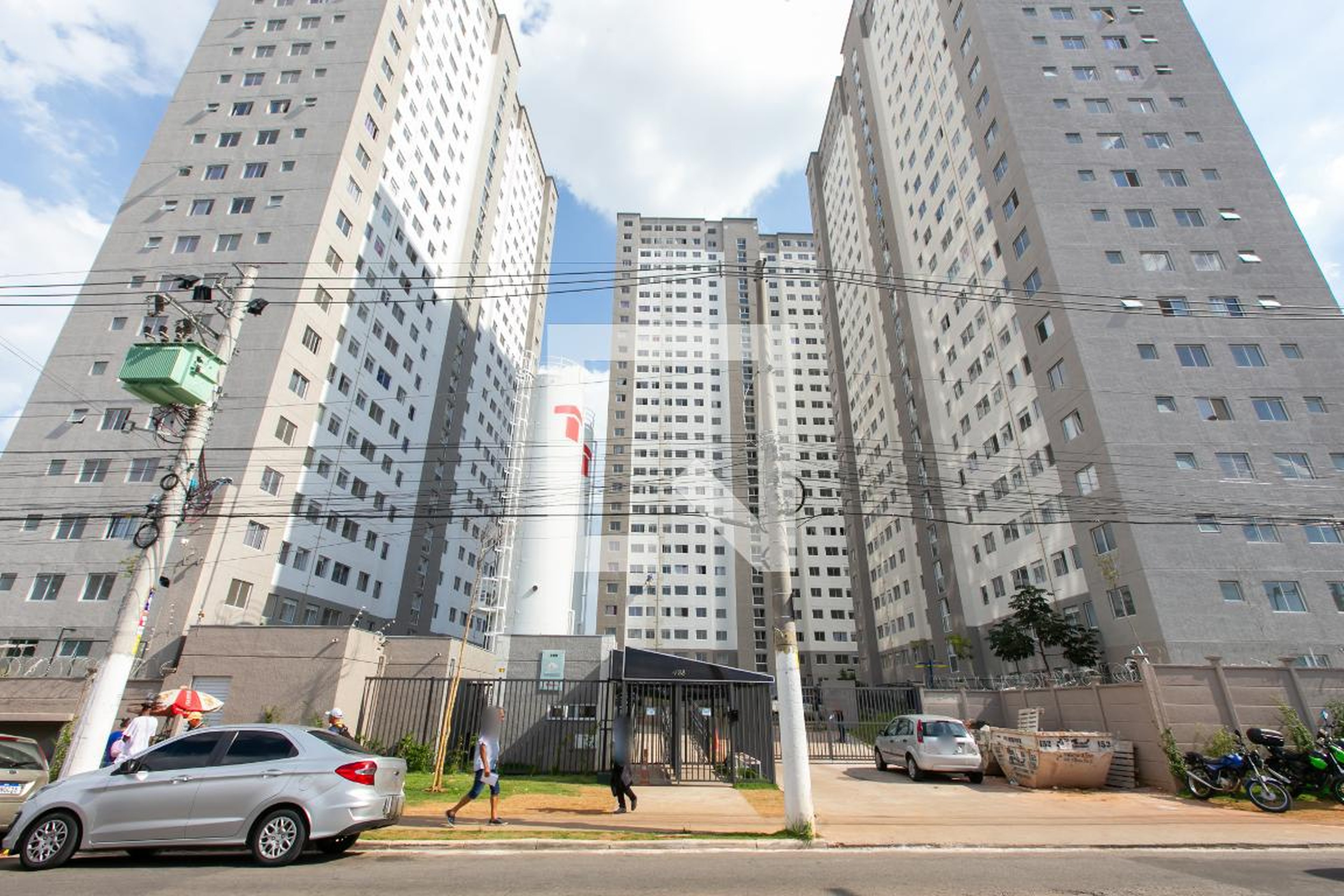 Fachada do Condomínio Edifício Marselha  Tenda®