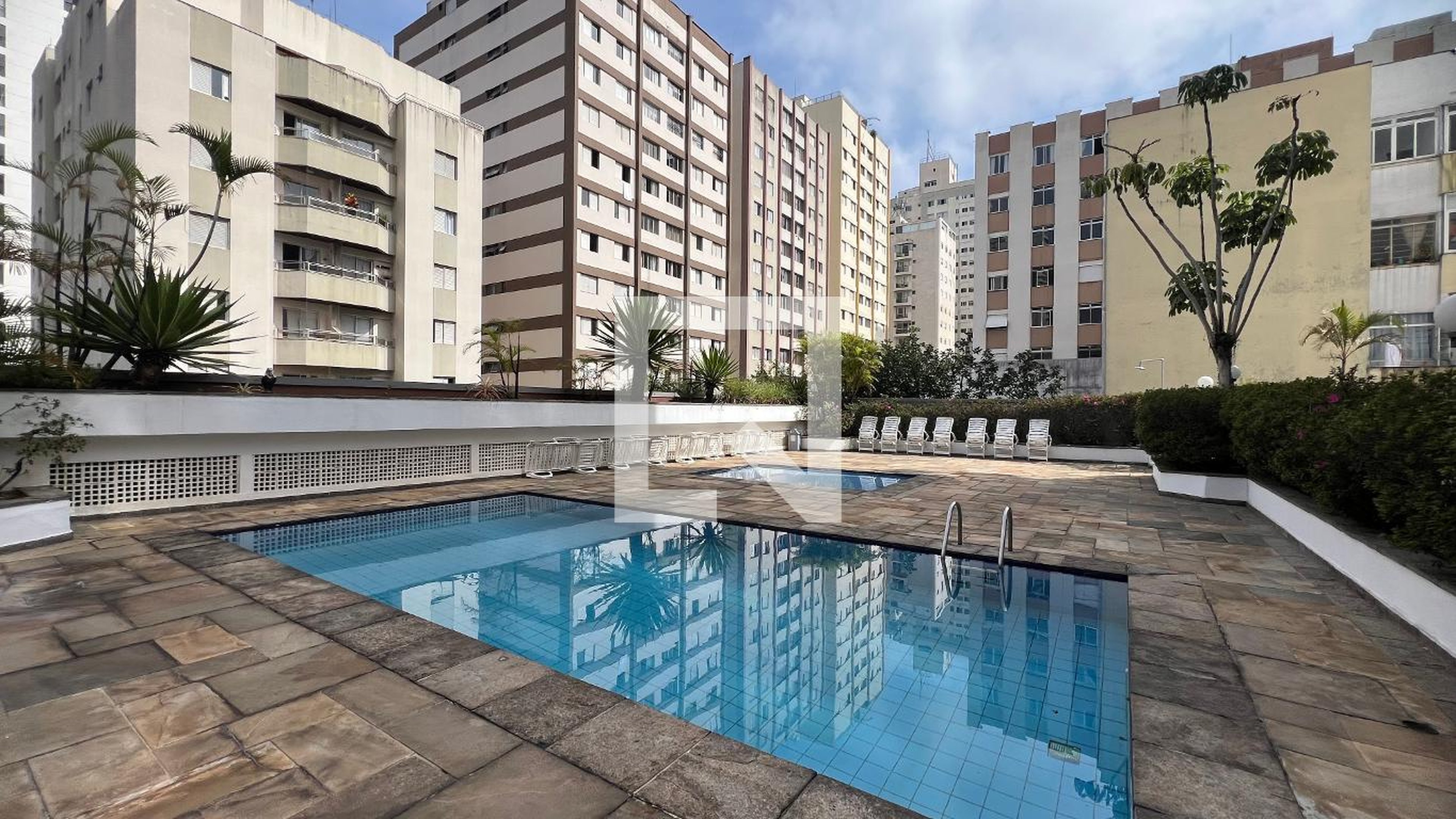 Piscina - Edifício Ilha Bela