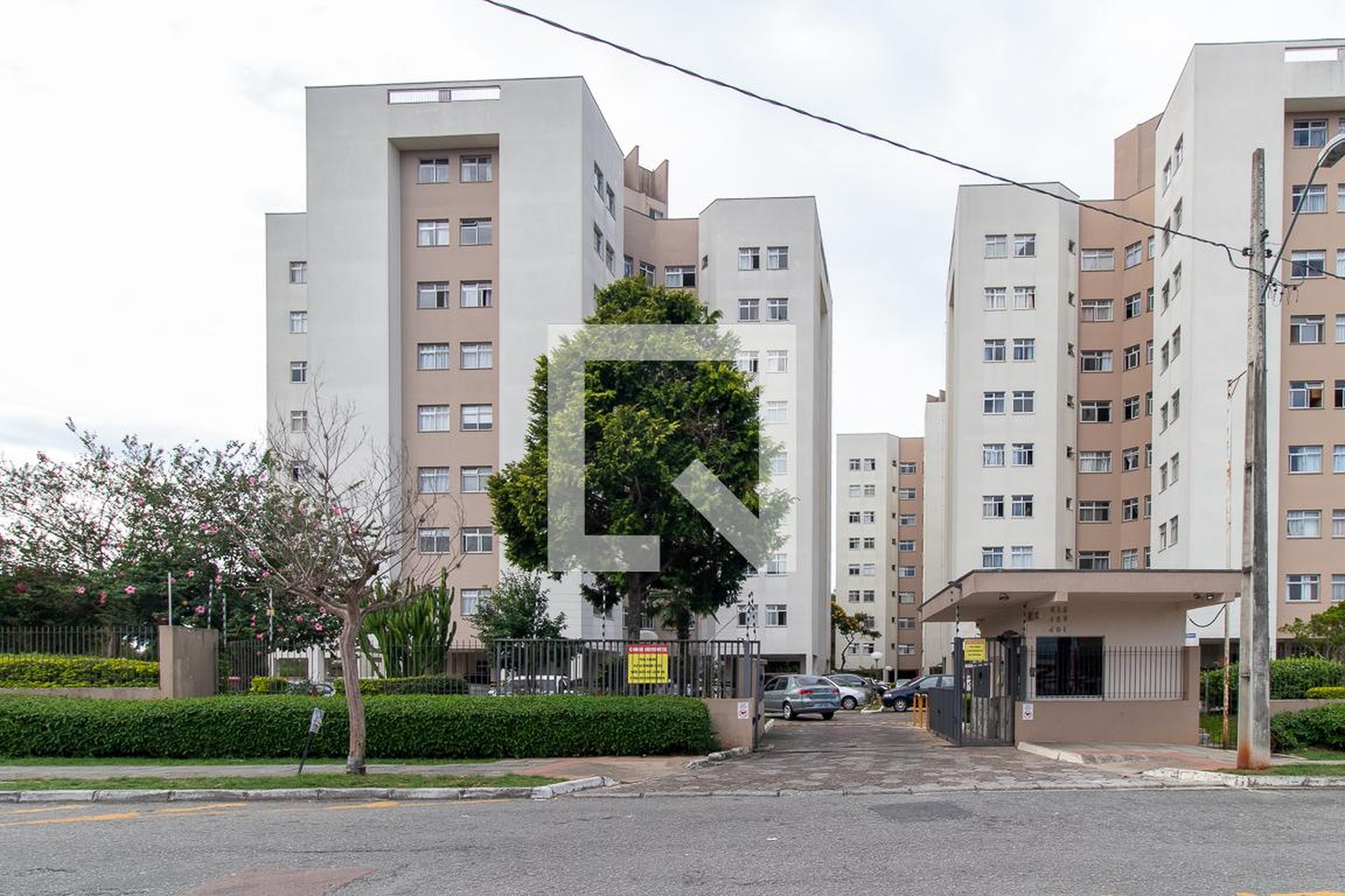 Fachada Condomínio em Rua Rosalino Mazziotti, 401