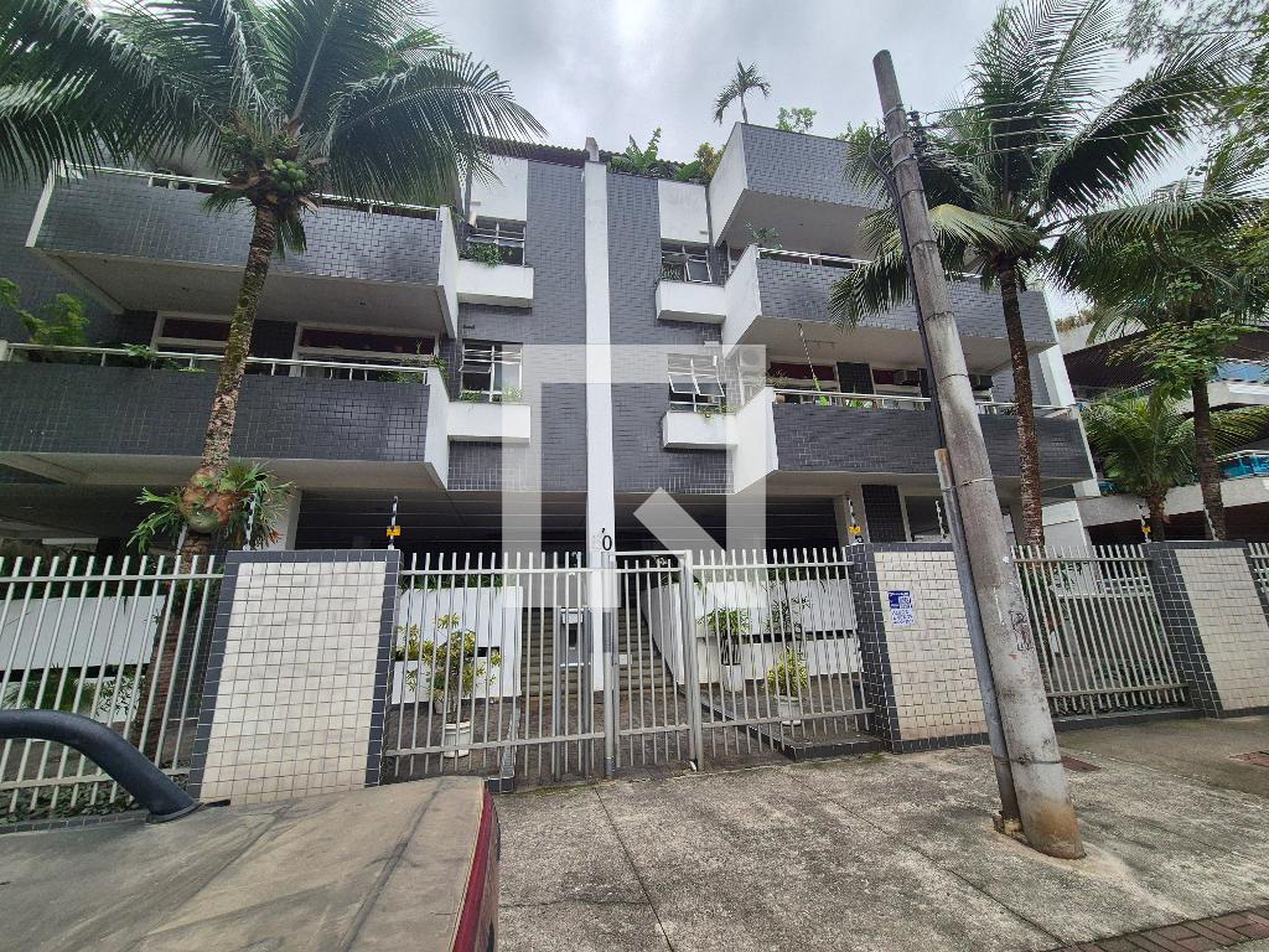 Fachada do Prédio Condomínio Canto do Mar