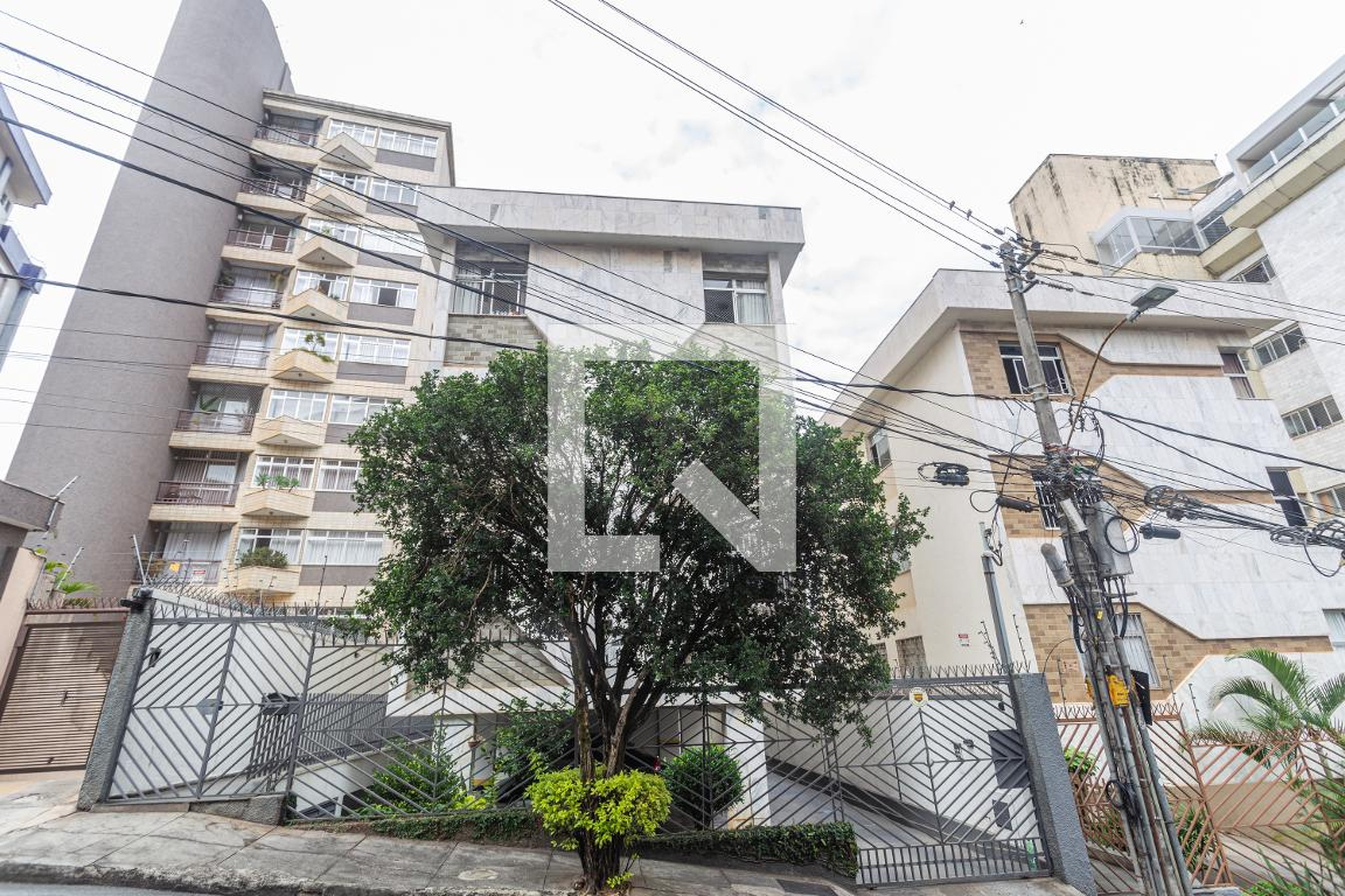 Fachada Condomínio em Rua Deputado Álvaro Sáles, 246