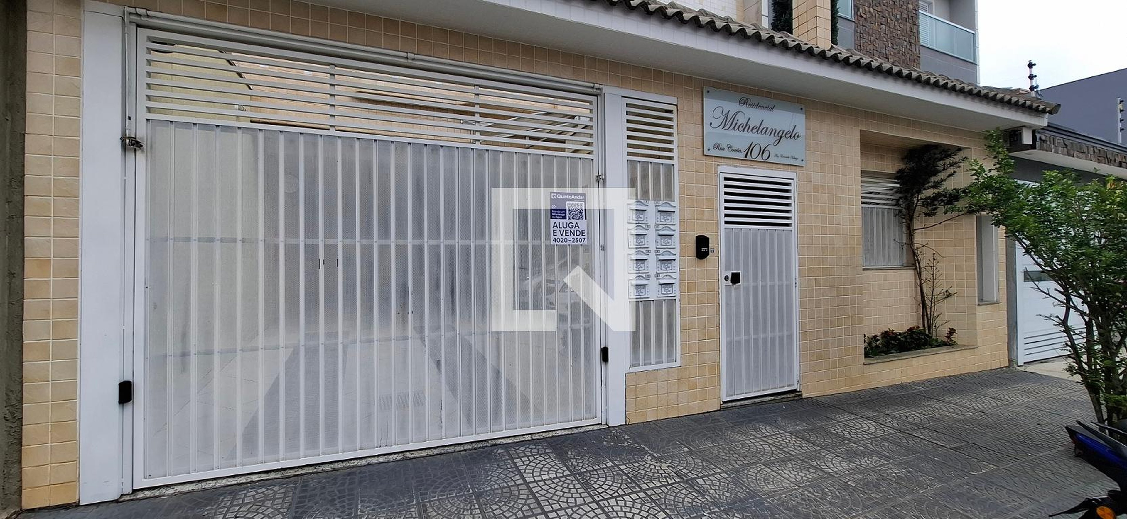 Fachada Condomínio em Rua Coréia, 106