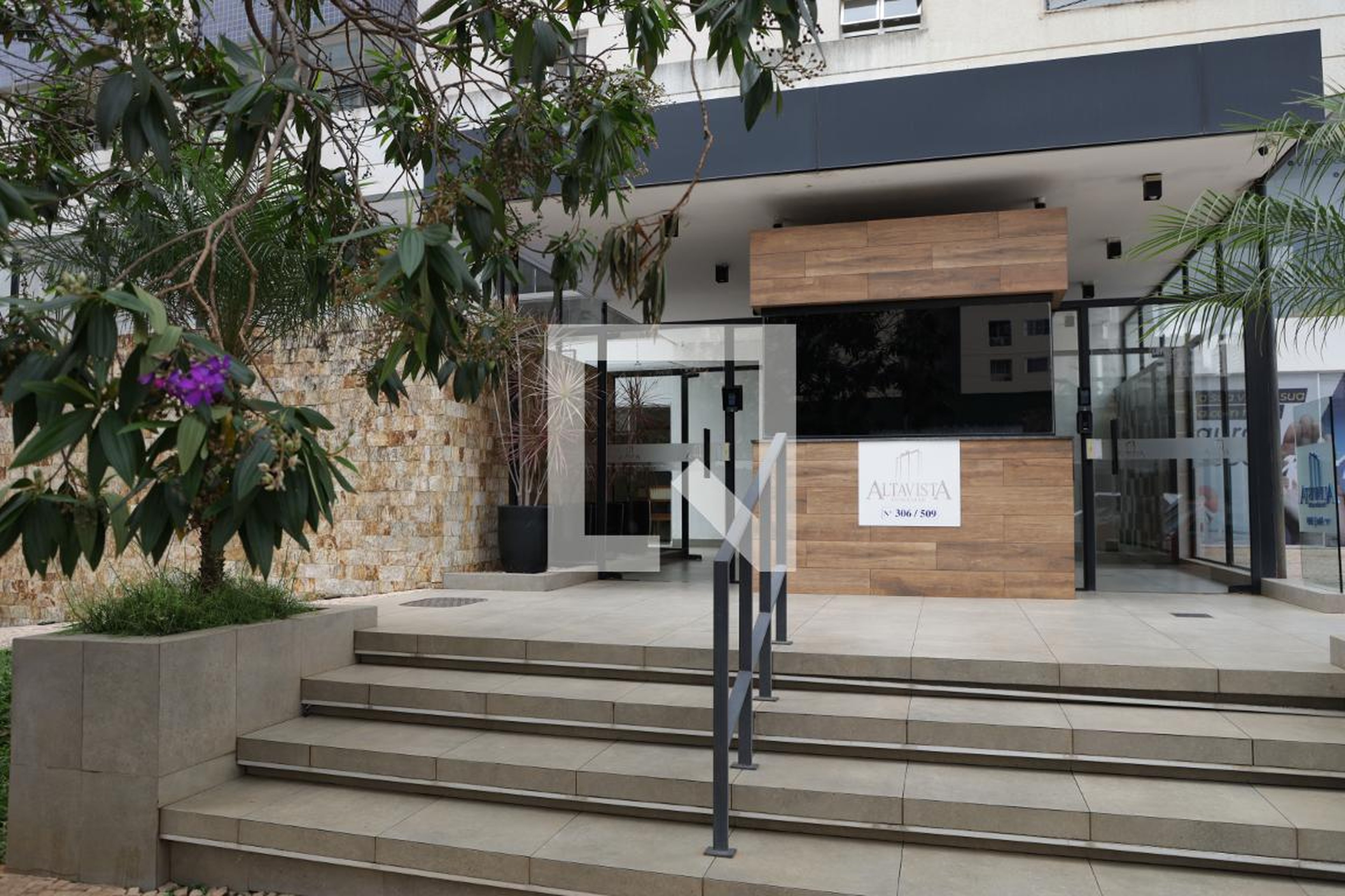 Fachada Condomínio em Rua S-3, 509