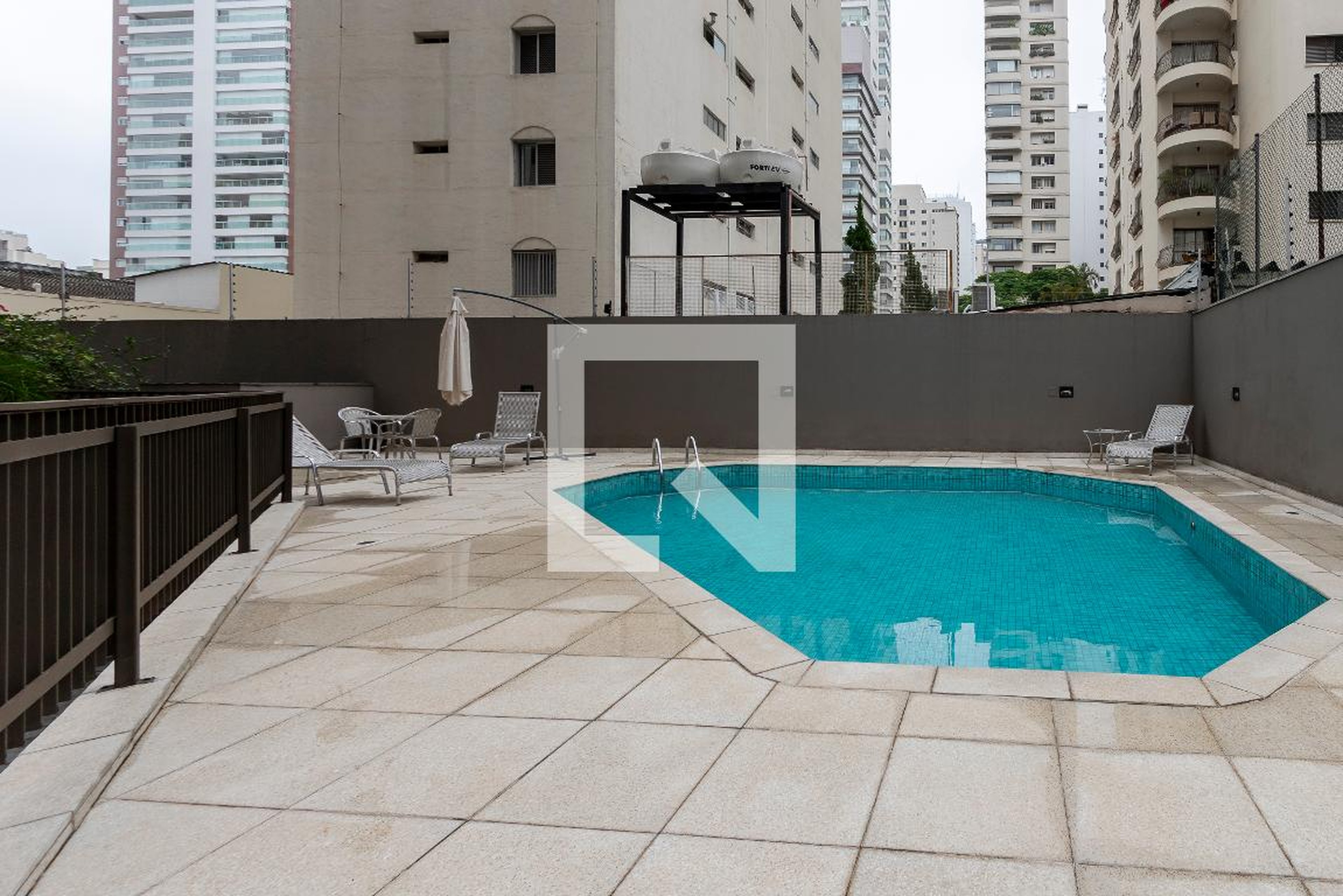 Piscina - Ed. Brooklin New Life