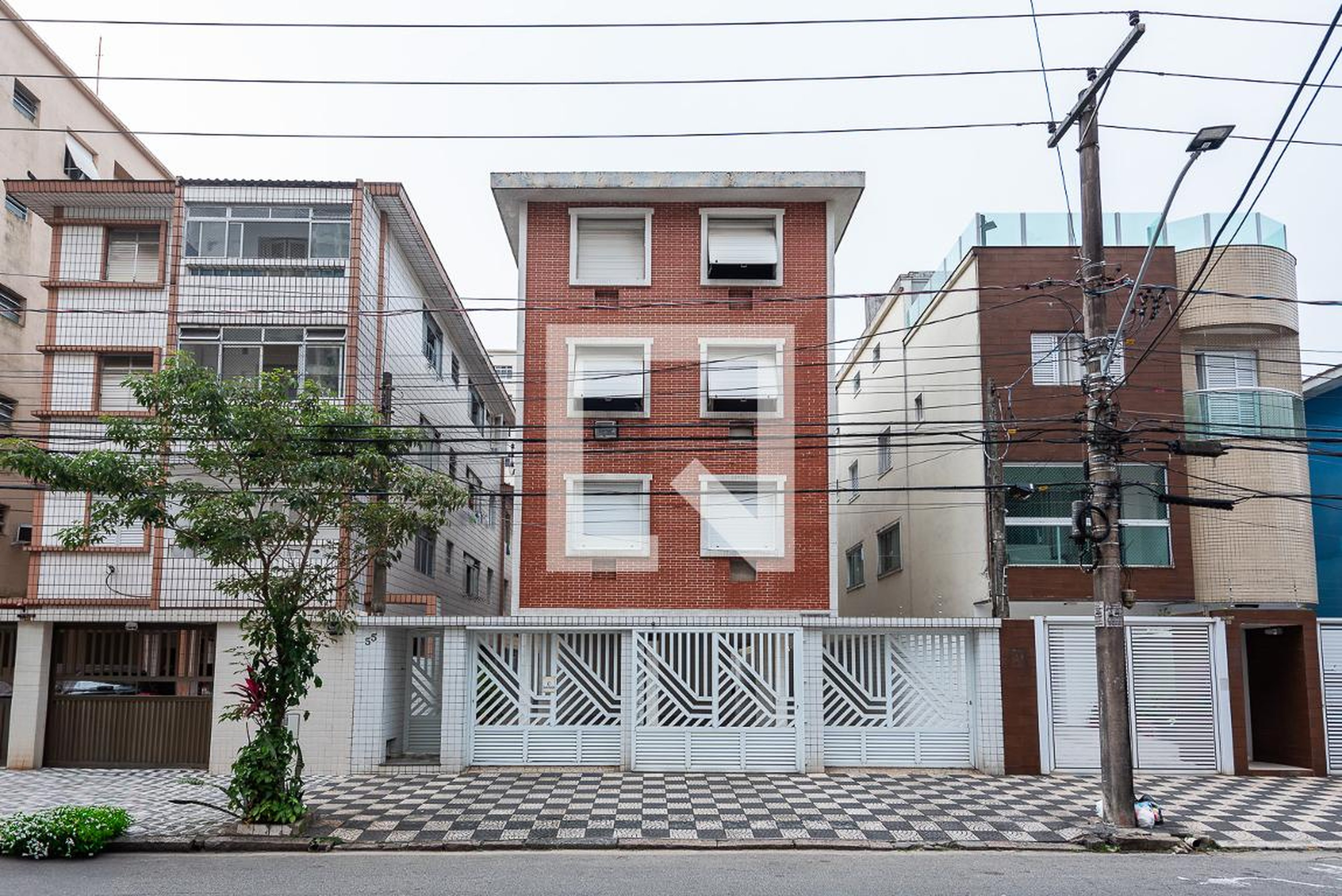 Fachada Condomínio em Rua Godofredo Fraga, 55