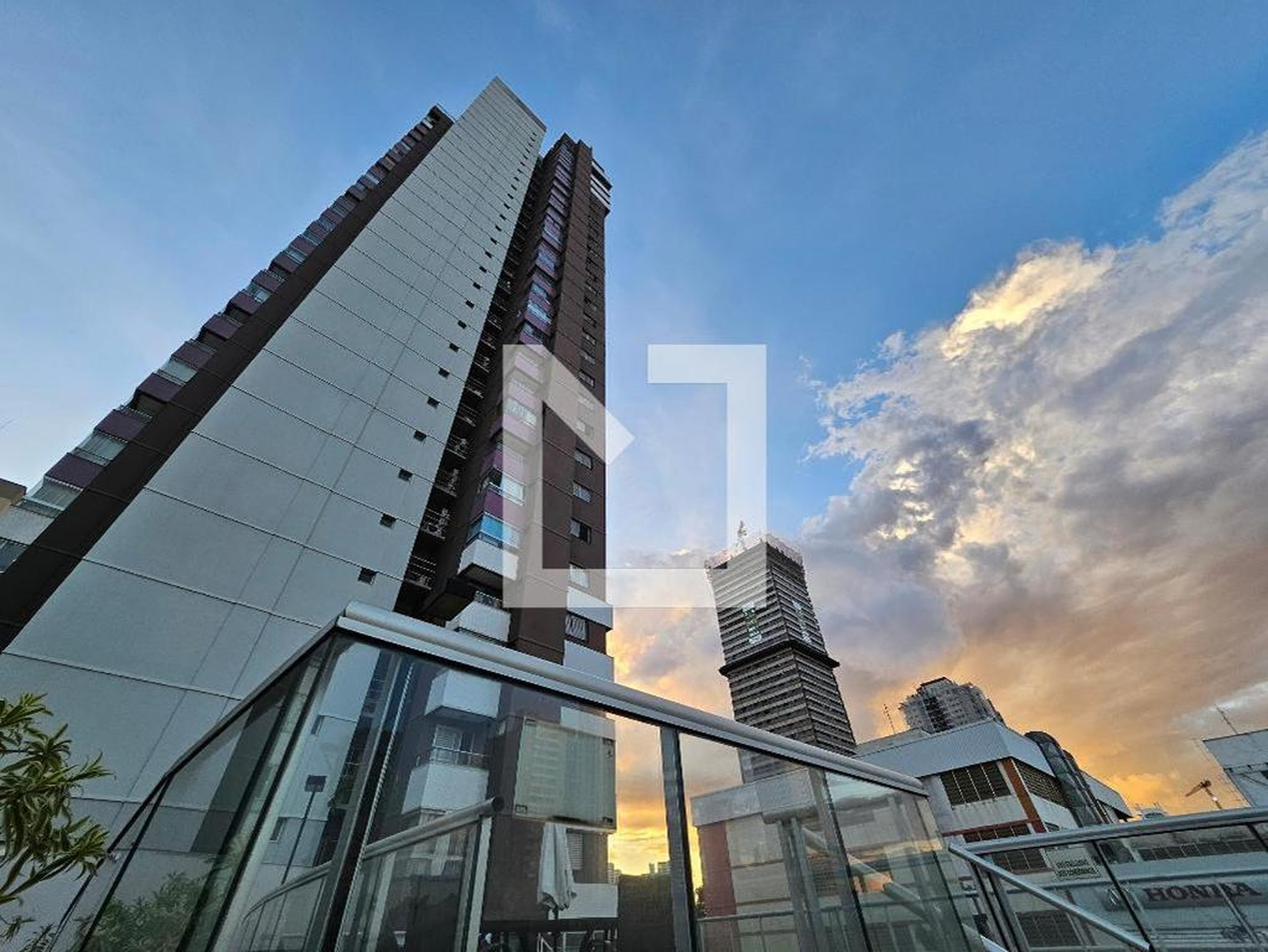 Fachada Condomínio em Rua T-59, 35