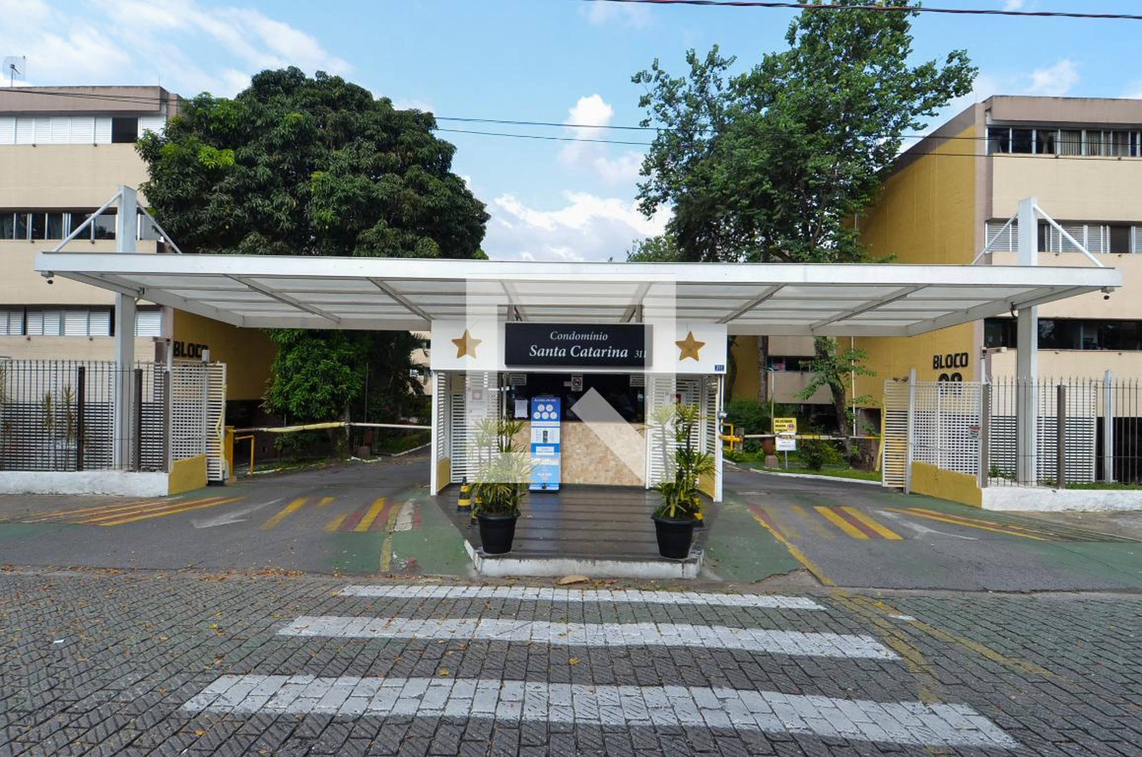 Fachada do Condomínio Condomínio Santa Catarina