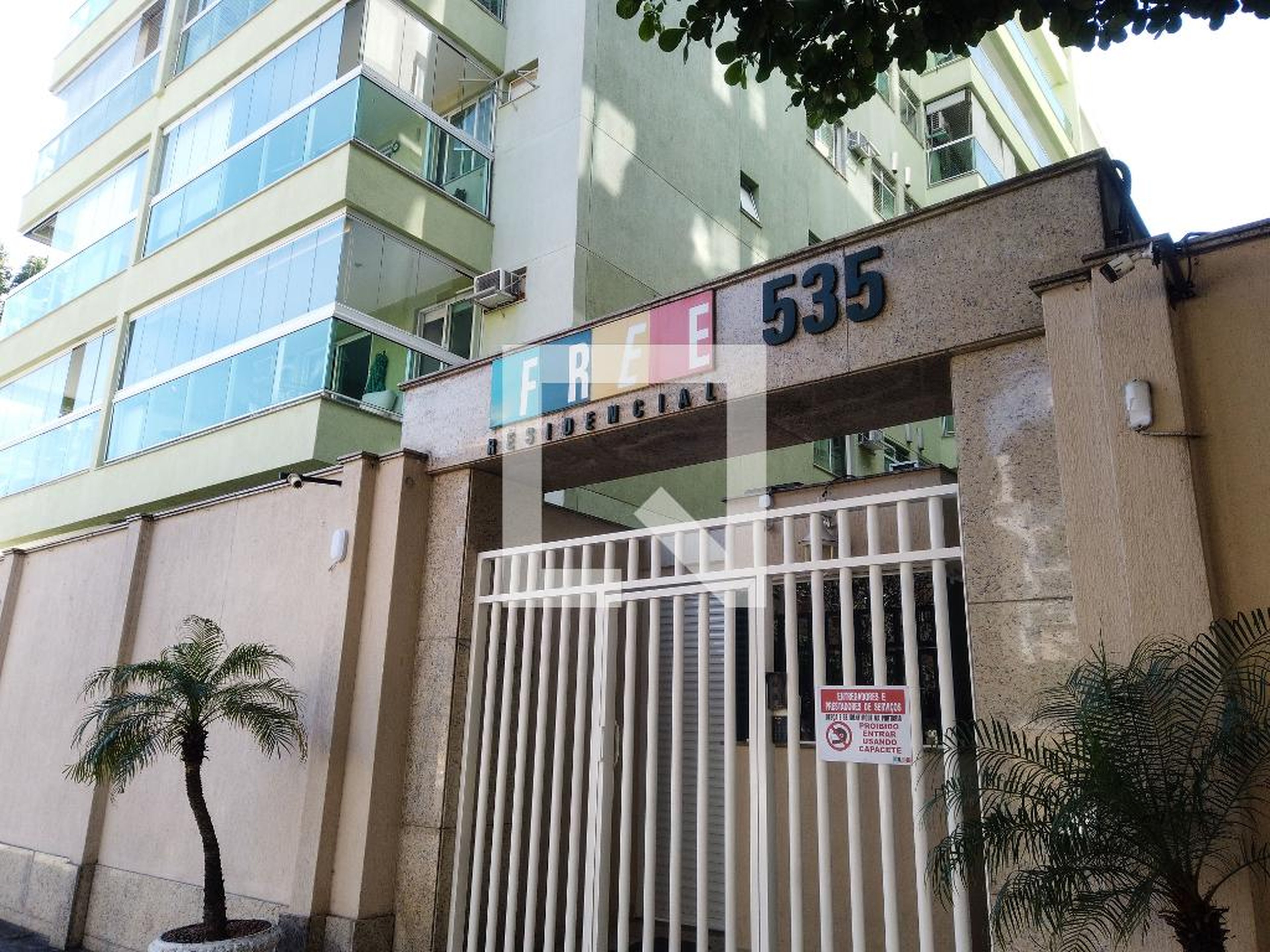 Fachada do Condomínio Condomínio Free Residencial