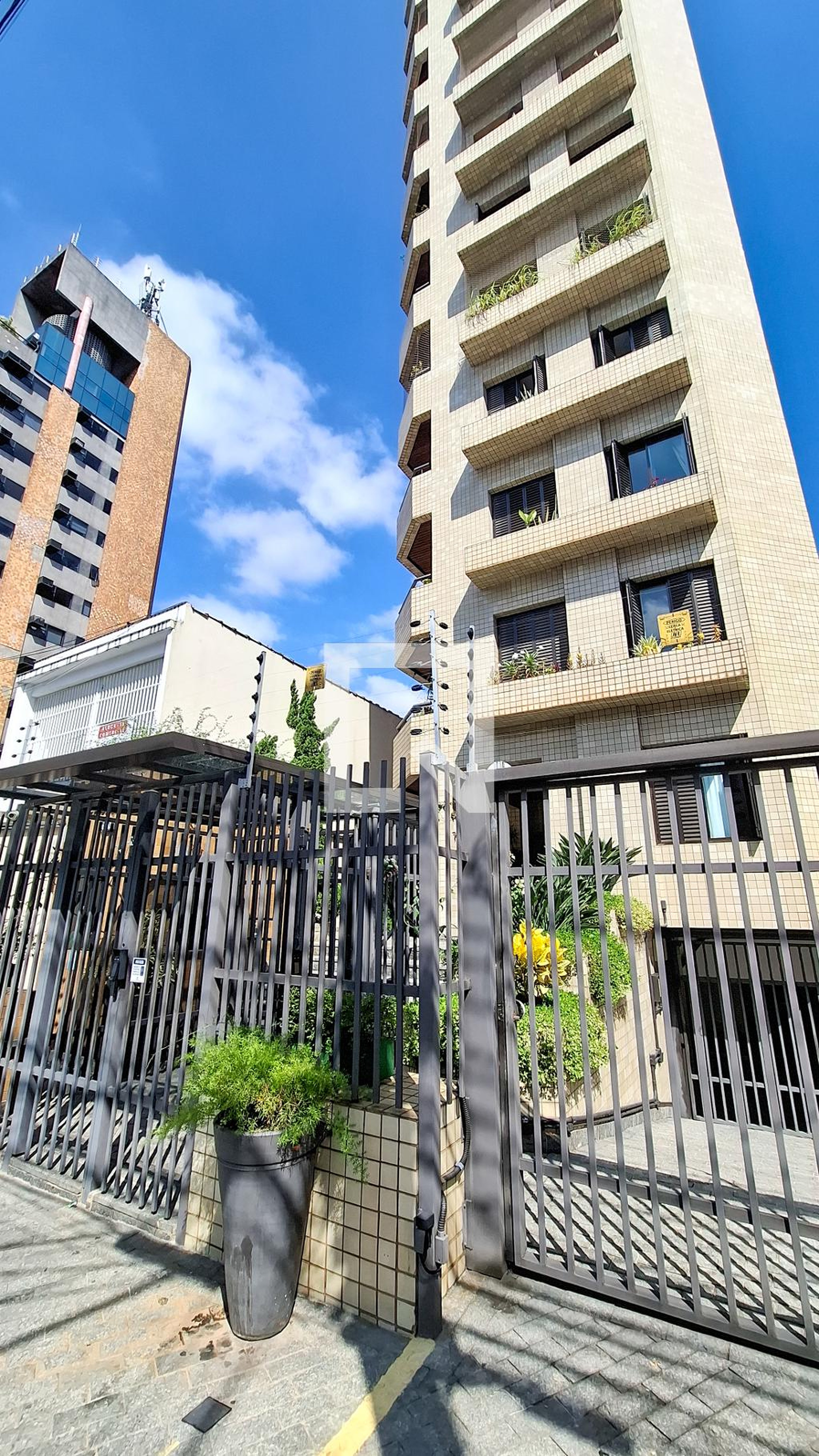 Fachada do Prédio Edifício Caiena