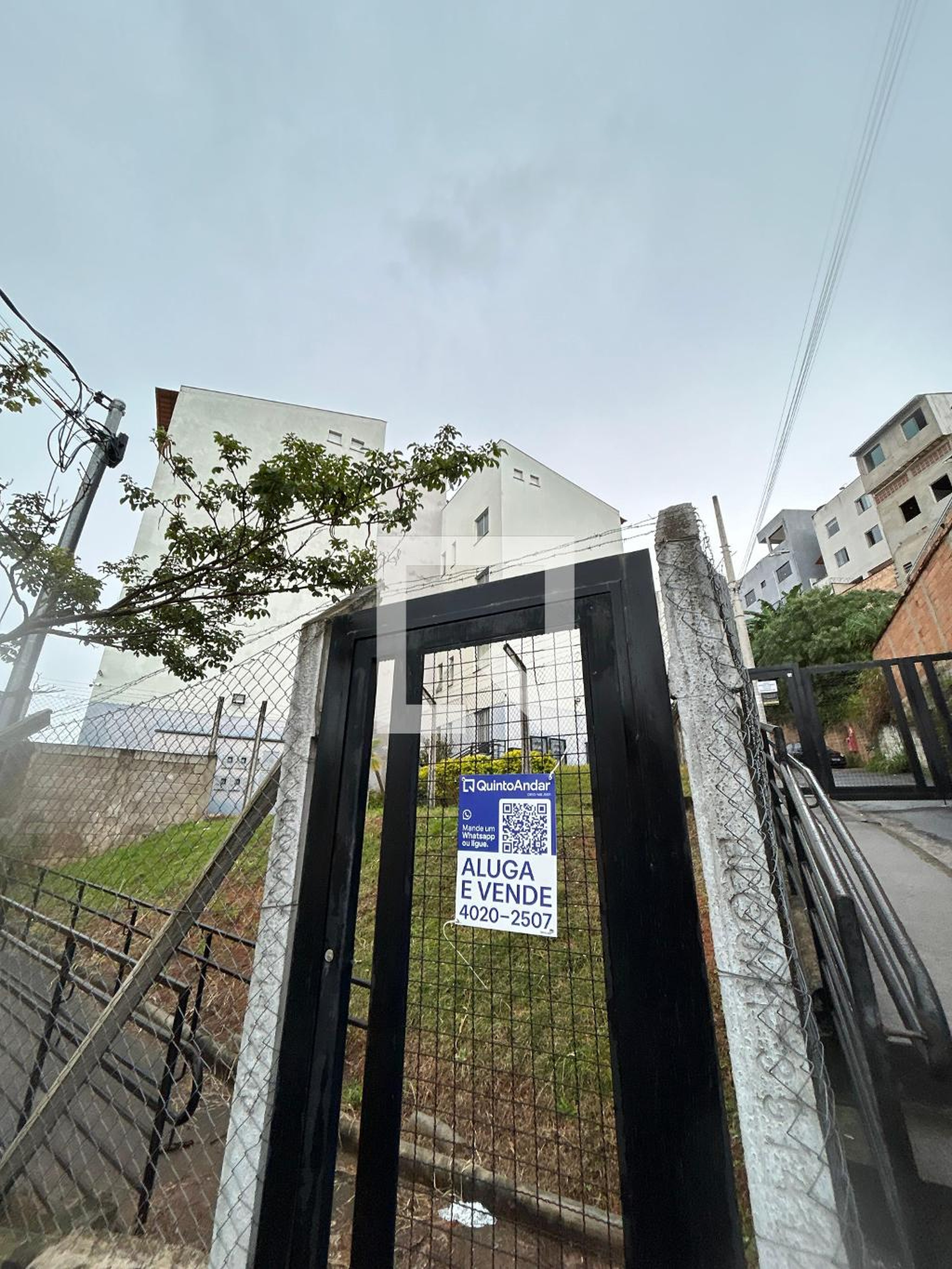 Fachada Condomínio em Rua Arlete, 19