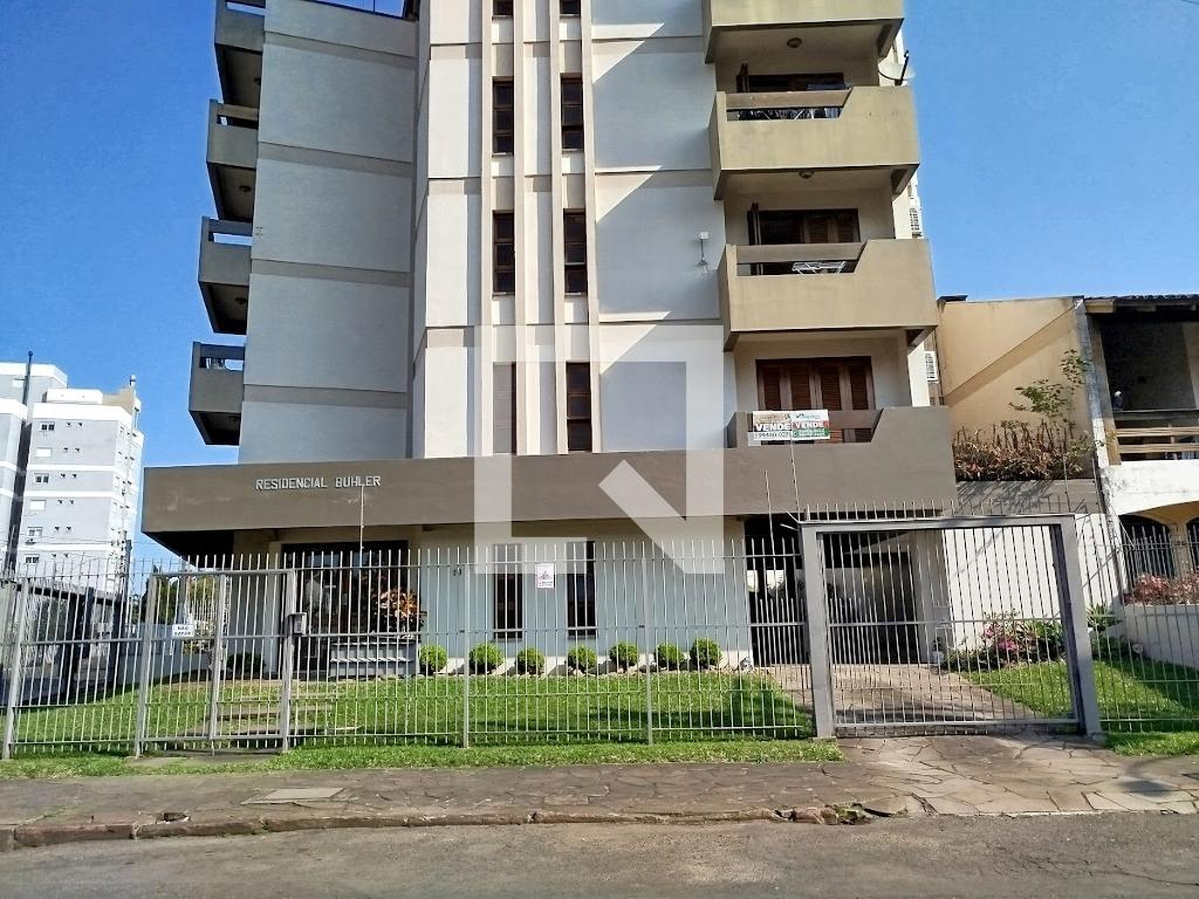 Fachada Condomínio em Rua Luis Carlos Georg, 510