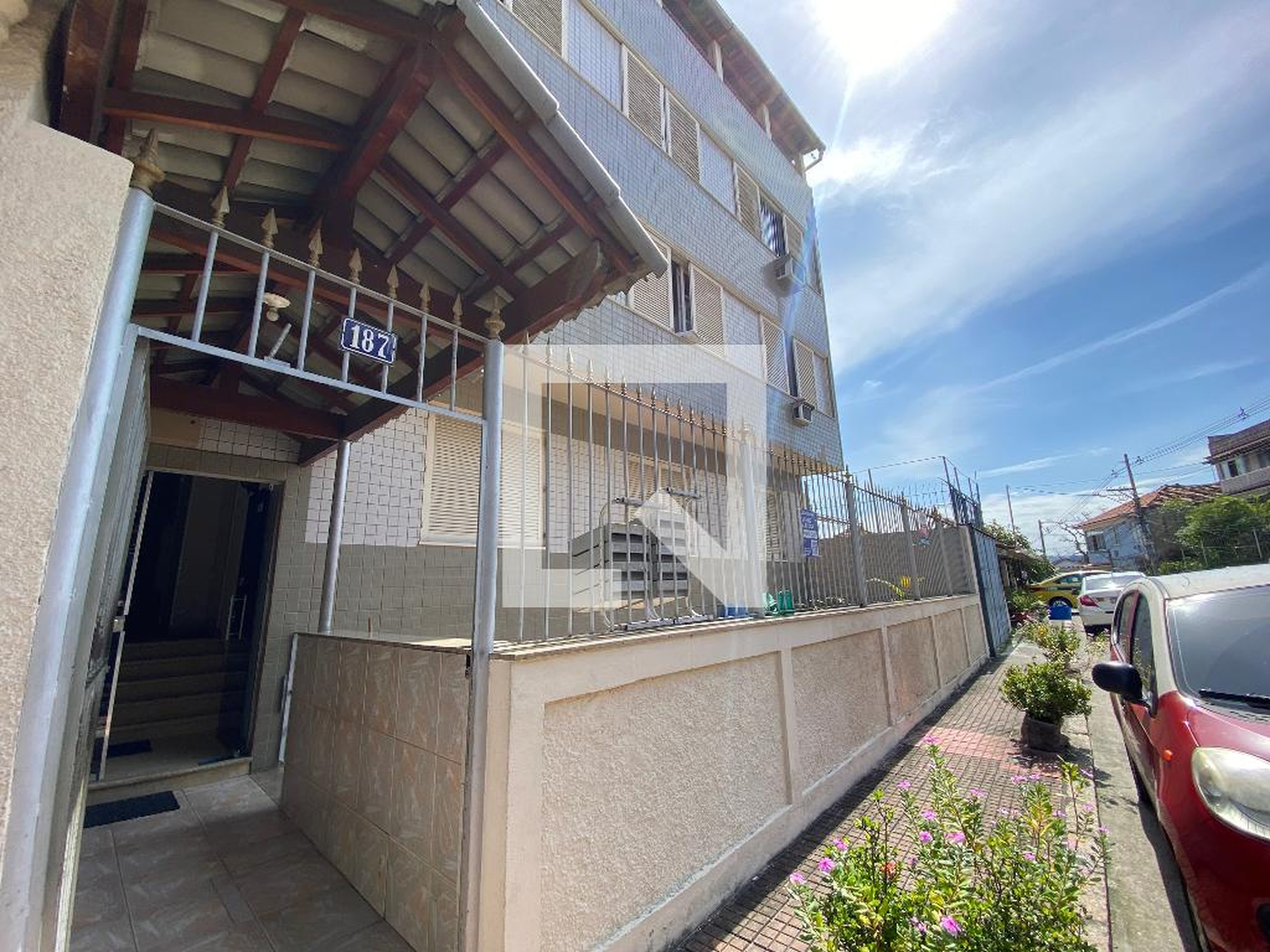 Fachada Condomínio em Rua Augusto Barbosa, 187