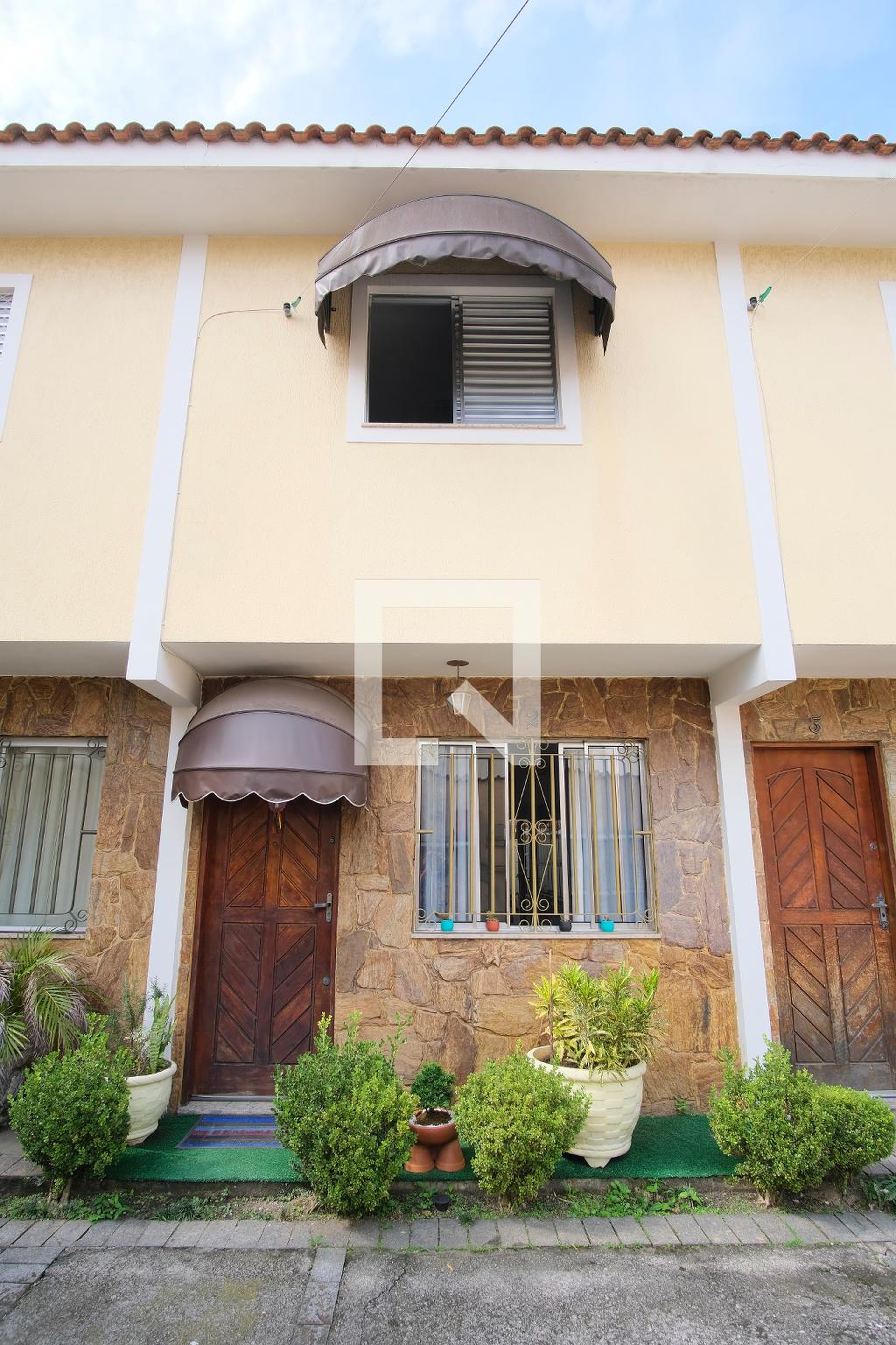 Fachada Condomínio em Rua Alméria, 631