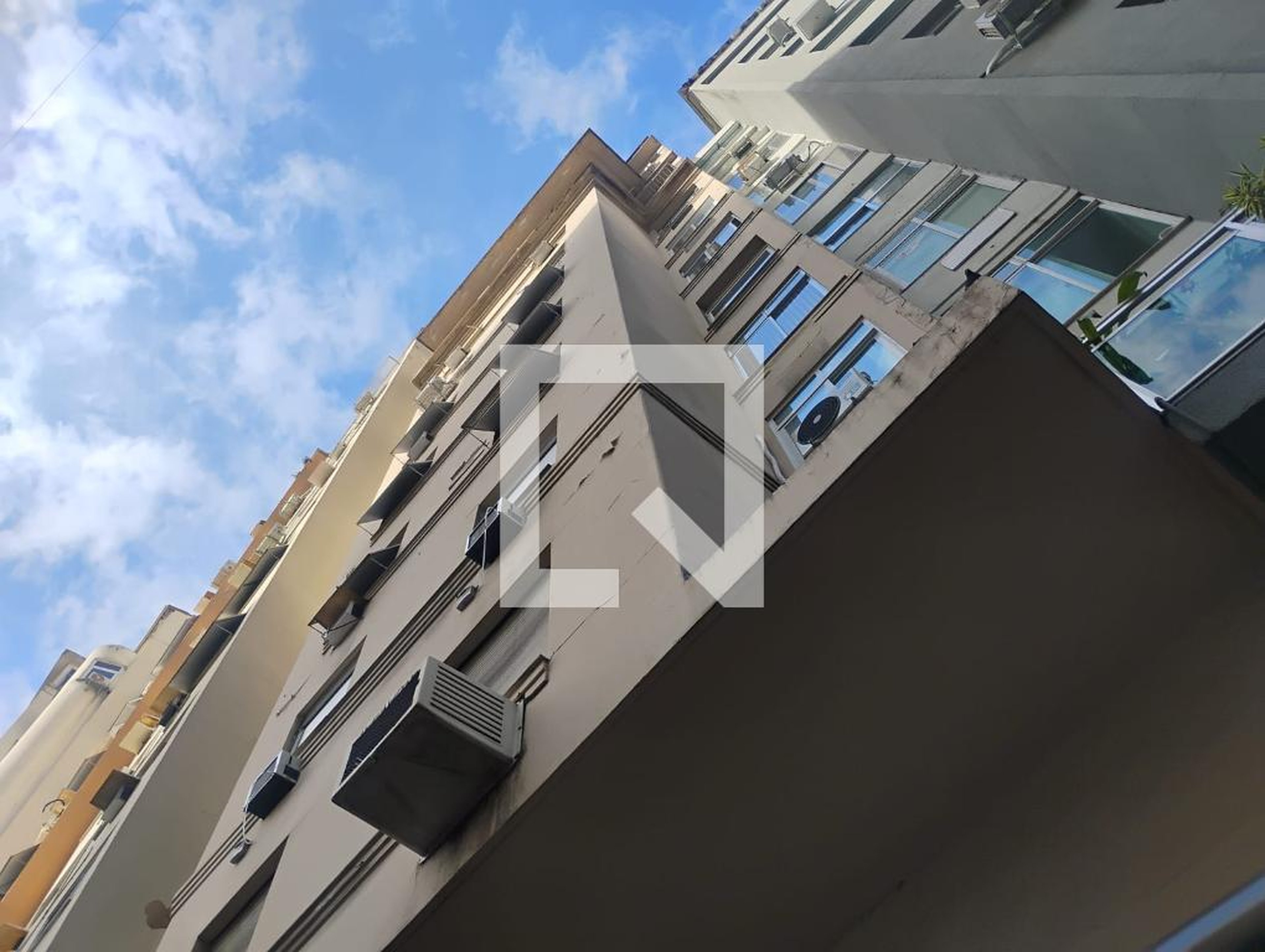 Fachada Condomínio em Avenida Nossa Senhora de Copacabana, 1219