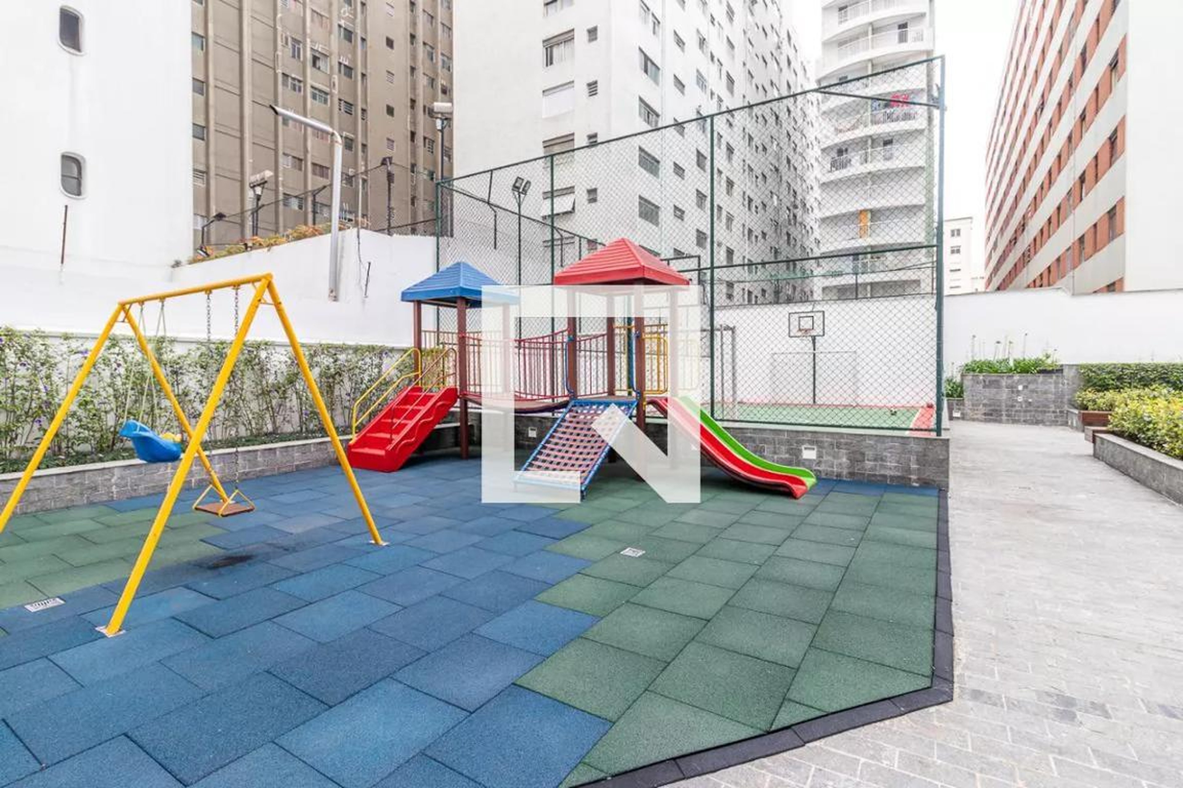 Playground - Morada So Sol