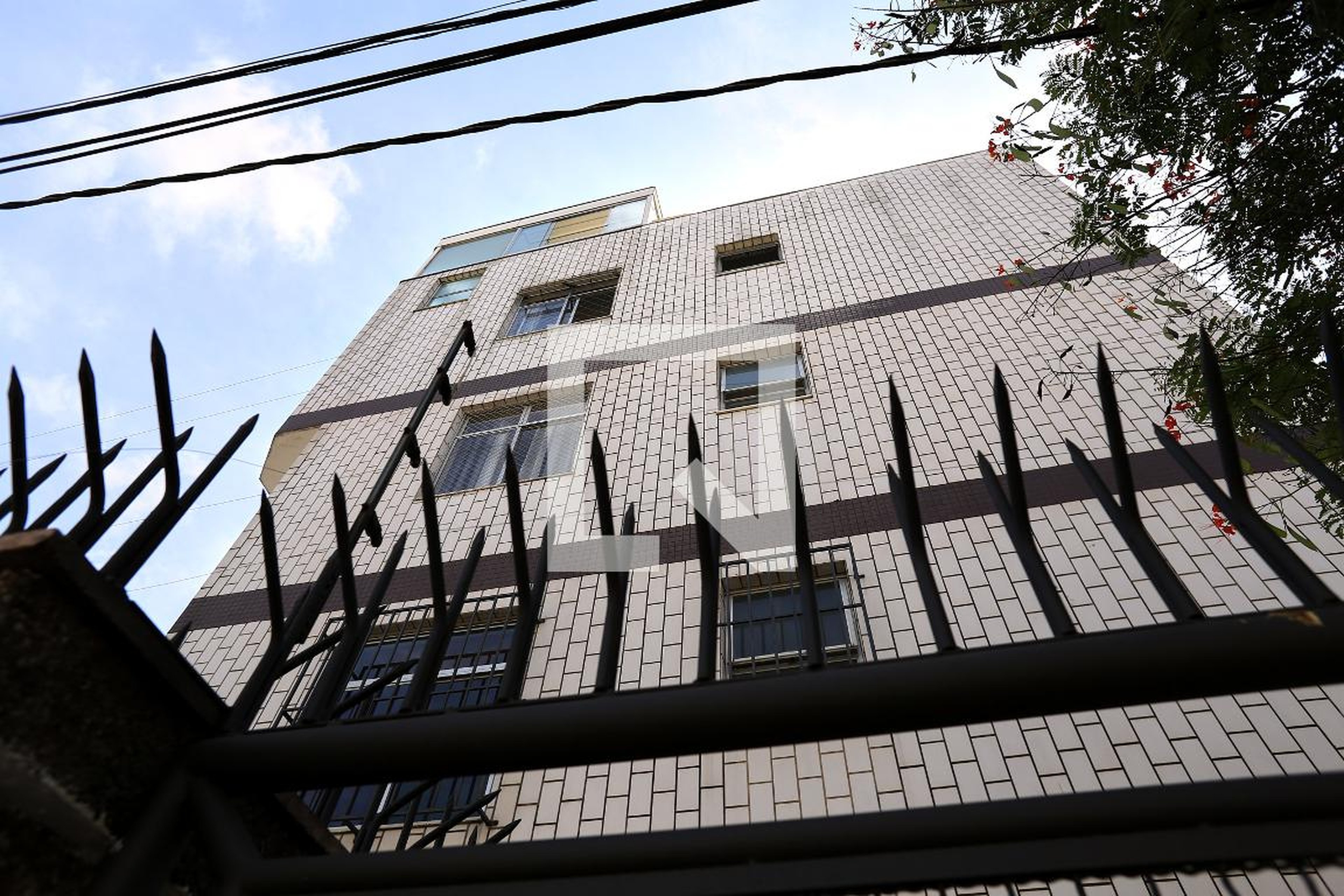 Fachada Condomínio em Rua Tenente Castorino da Silva, 15