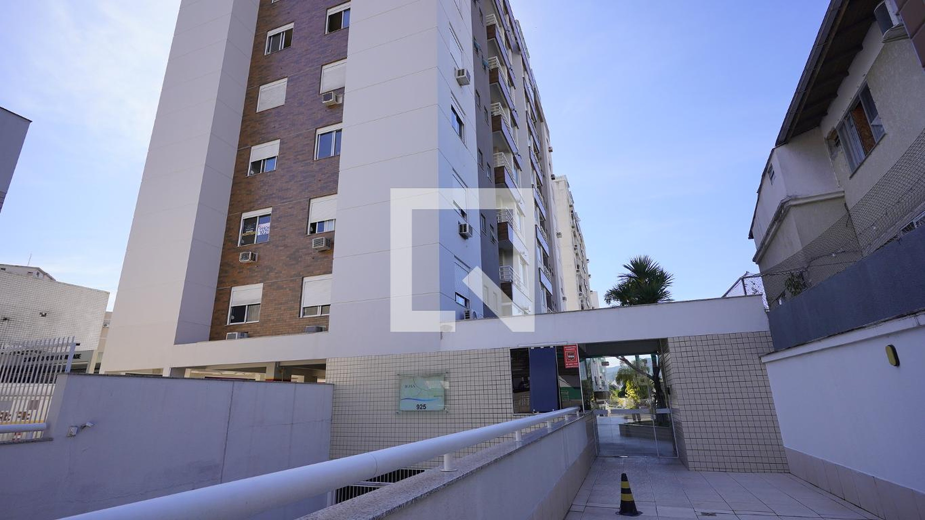 Fachada do condomínio Condomínio Ilha Razzoli