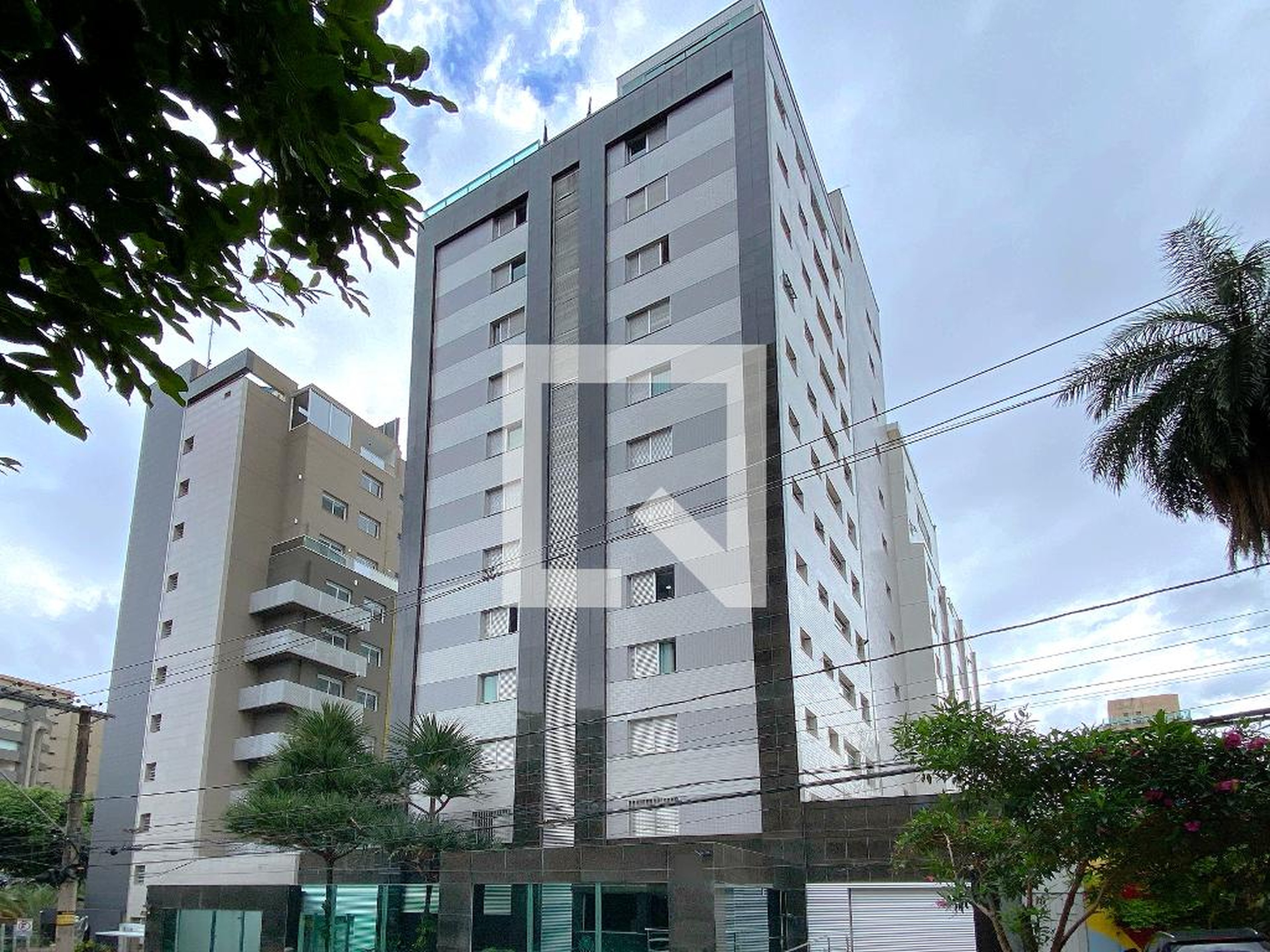 Fachada Condomínio em Rua Bernardo Guimarães, 490